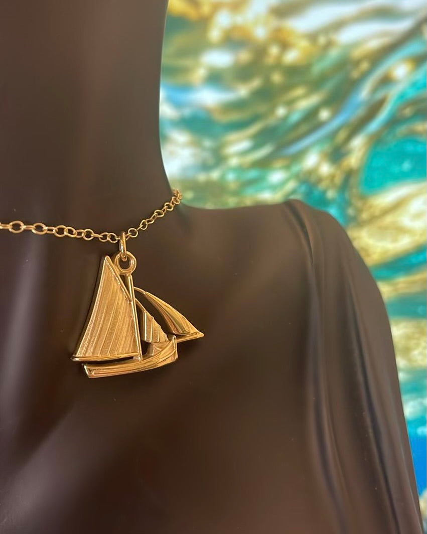 Galway Hooker 9ct Yellow Gold Pendant