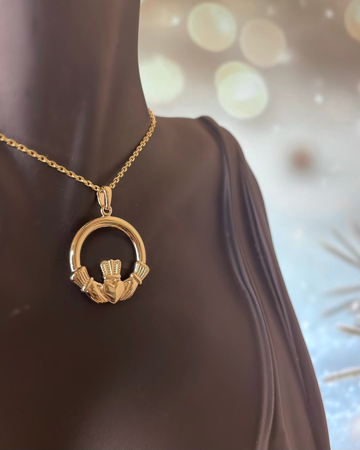 18ct Yellow Gold Plated Claddagh Pendant