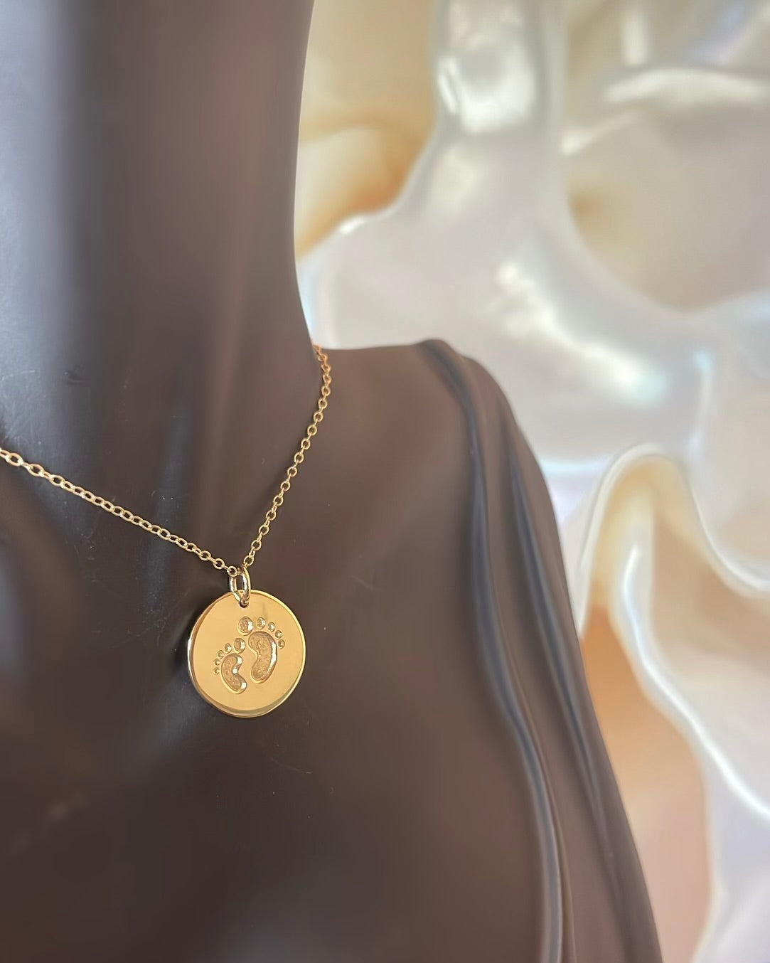 9ct Engravable Baby Footprints Disc