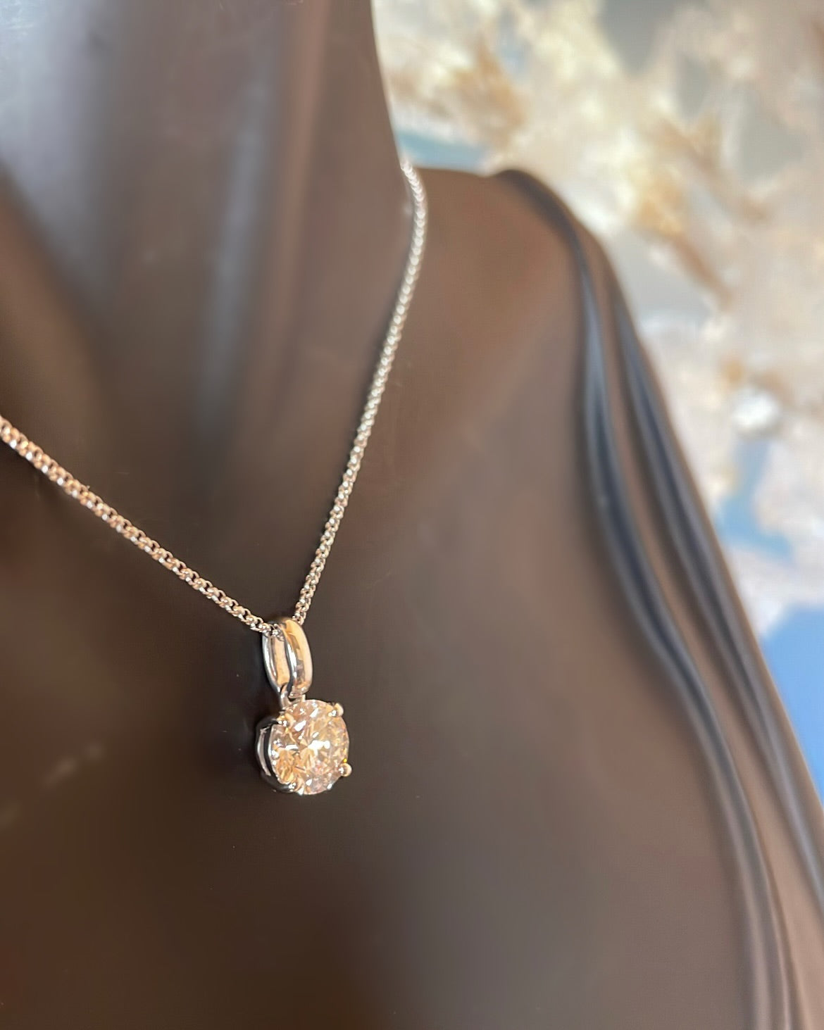 1.05ct Round Brilliant Diamond 18ct Gold Pendant