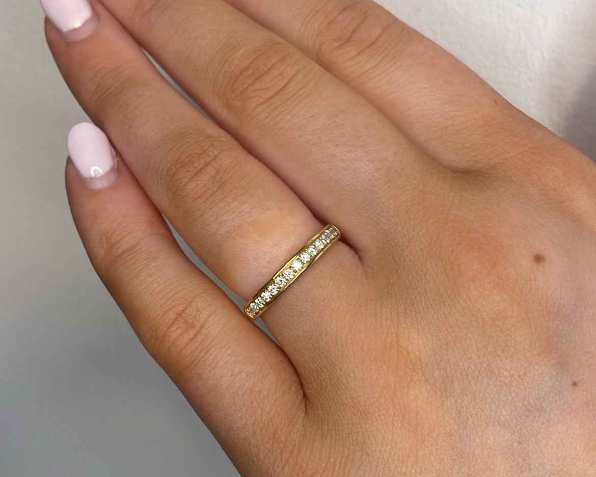 18ct Yellow Gold Classic Channel-Set Diamond Wedding Band