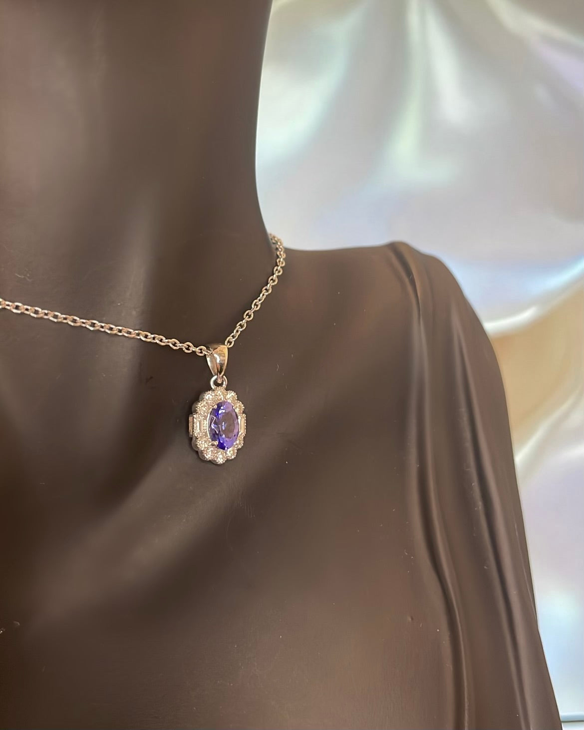18ct White Gold Tanzanite & Diamond Cluster Pendant