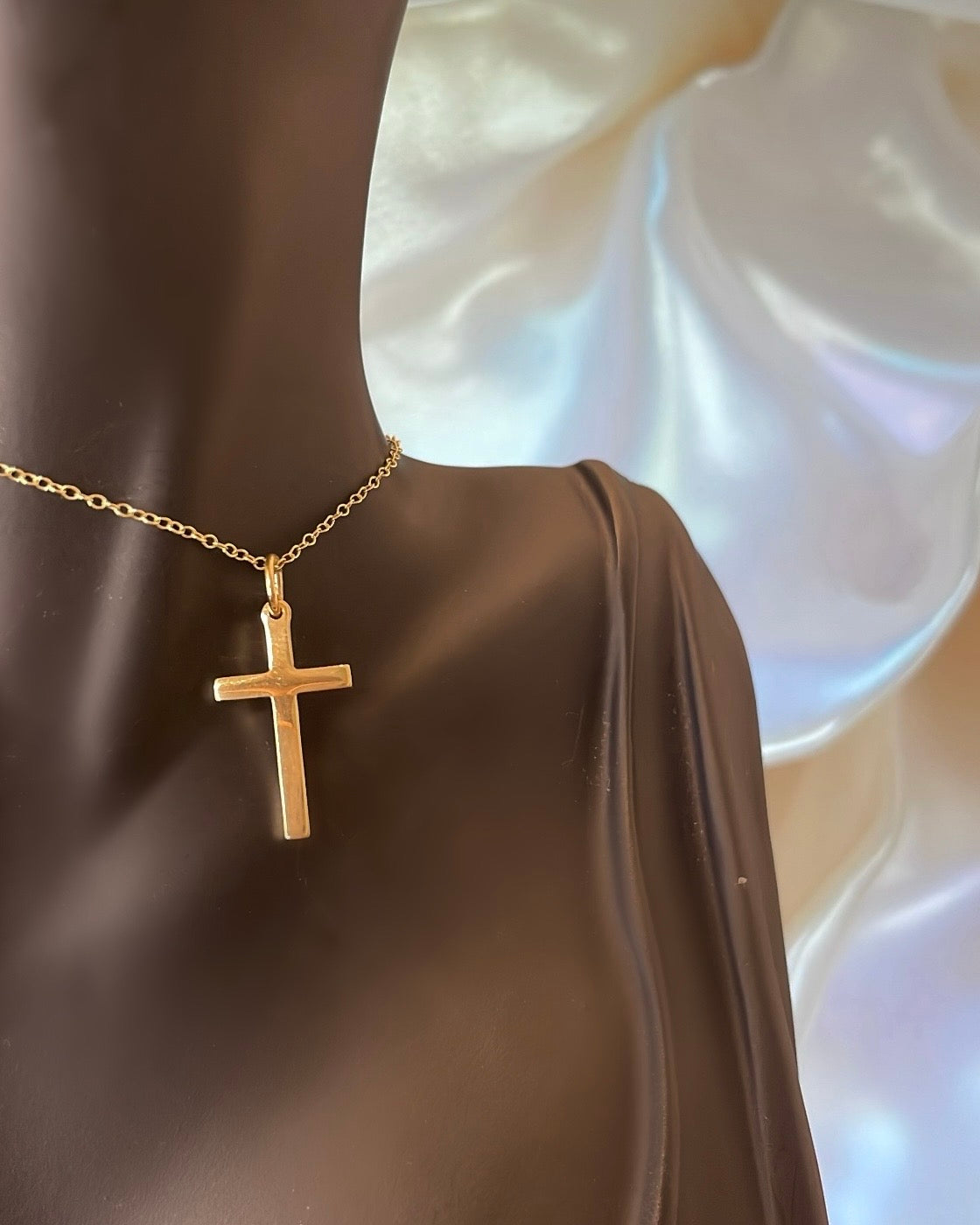 9ct Yellow Gold Simplistic Cross