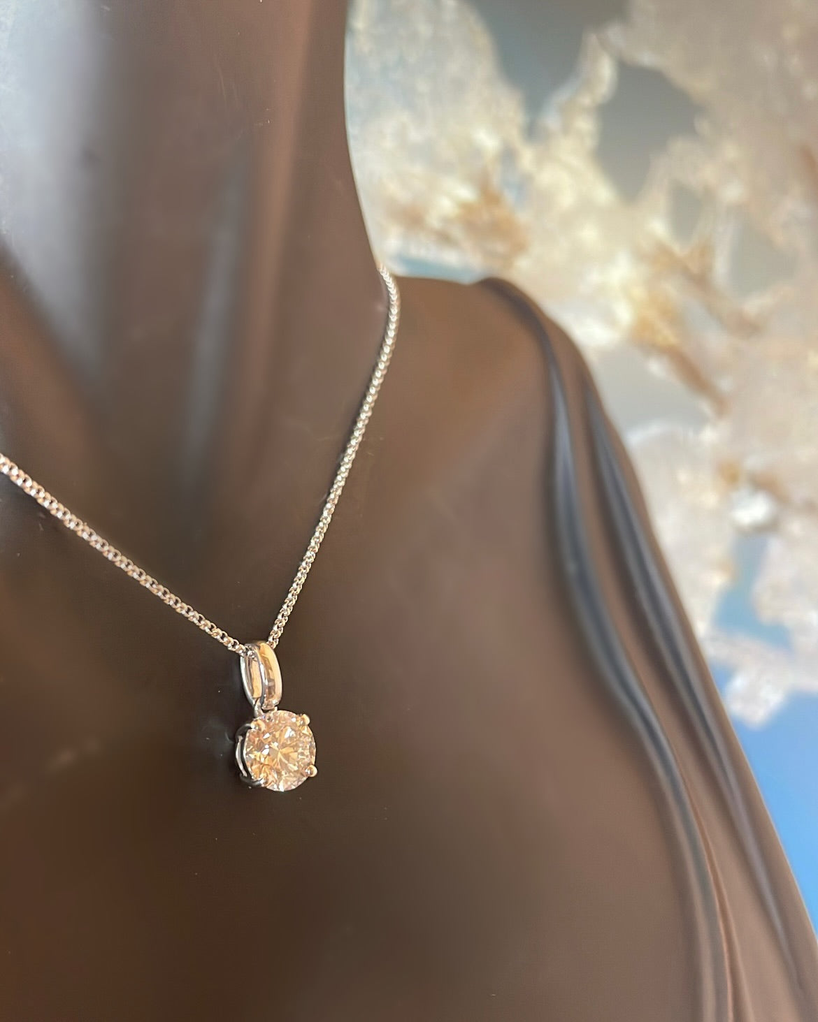 1.05ct Round Brilliant Diamond 18ct Gold Pendant