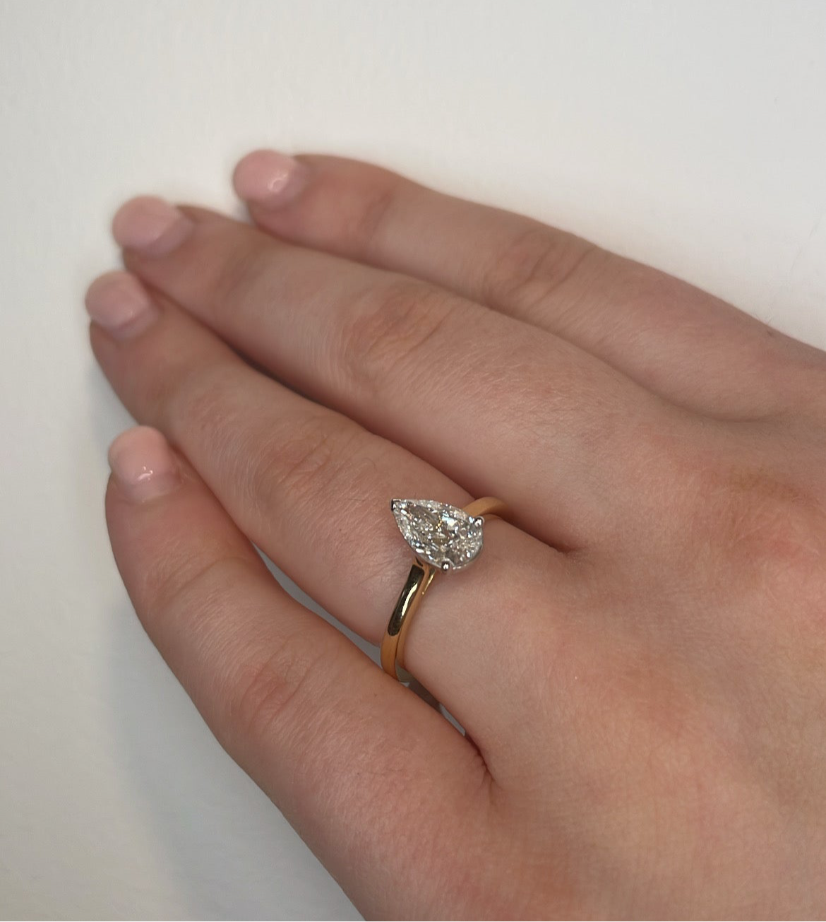 1ct Pear Cut Diamond Engagement Ring in 18ct Yellow Gold