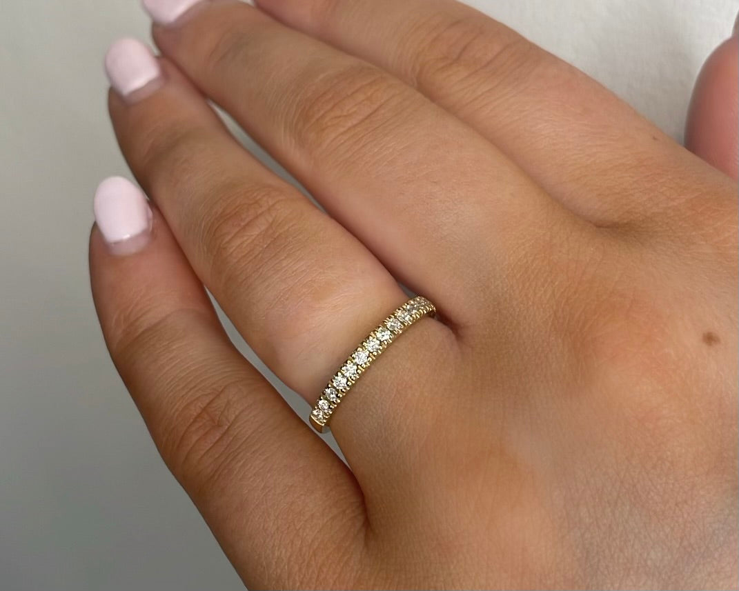 18ct Yellow Gold Pavé Diamond Milgrain Wedding Band