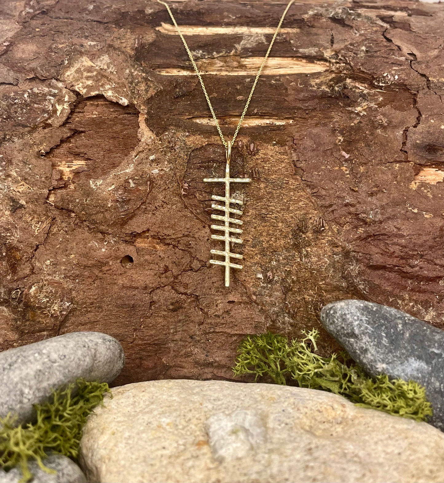9ct Yellow Gold Ogham ‘Grá’ Pendant (Love)