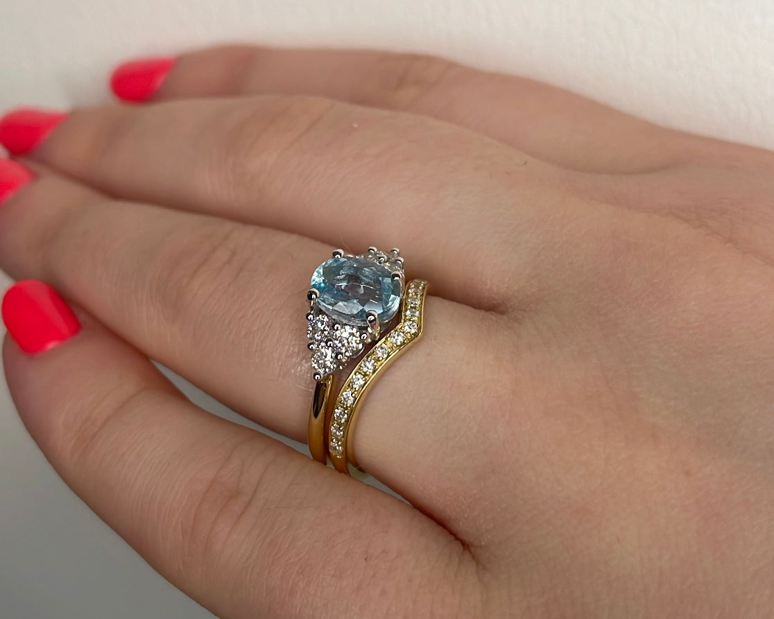 18ct Yellow Gold Chevron Diamond Wedding Band