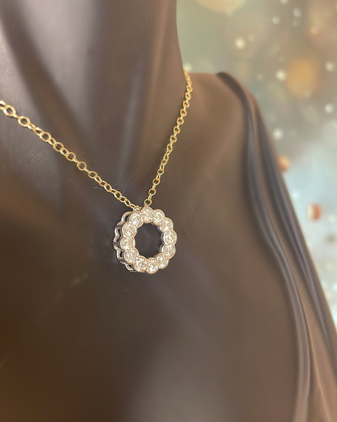 9ct Lab Grown 12 Diamond Small Circle Pendant