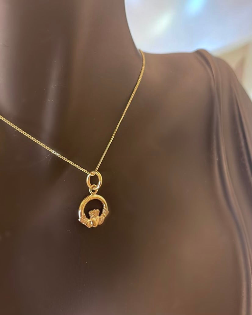 9ct Petite Yellow Gold Claddagh Pendant