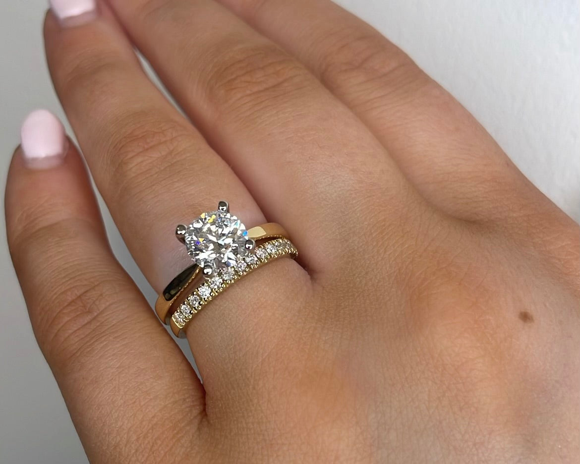 18ct Yellow Gold Pavé Diamond Milgrain Wedding Band