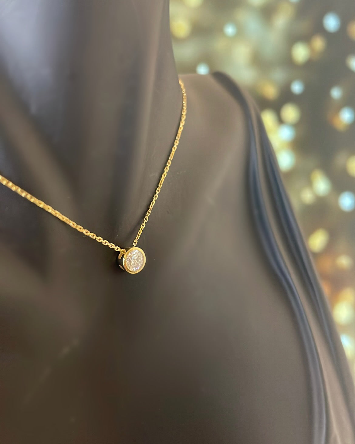 0.25cts Rub-Over Diamond Solitaire Yellow Gold Pendant