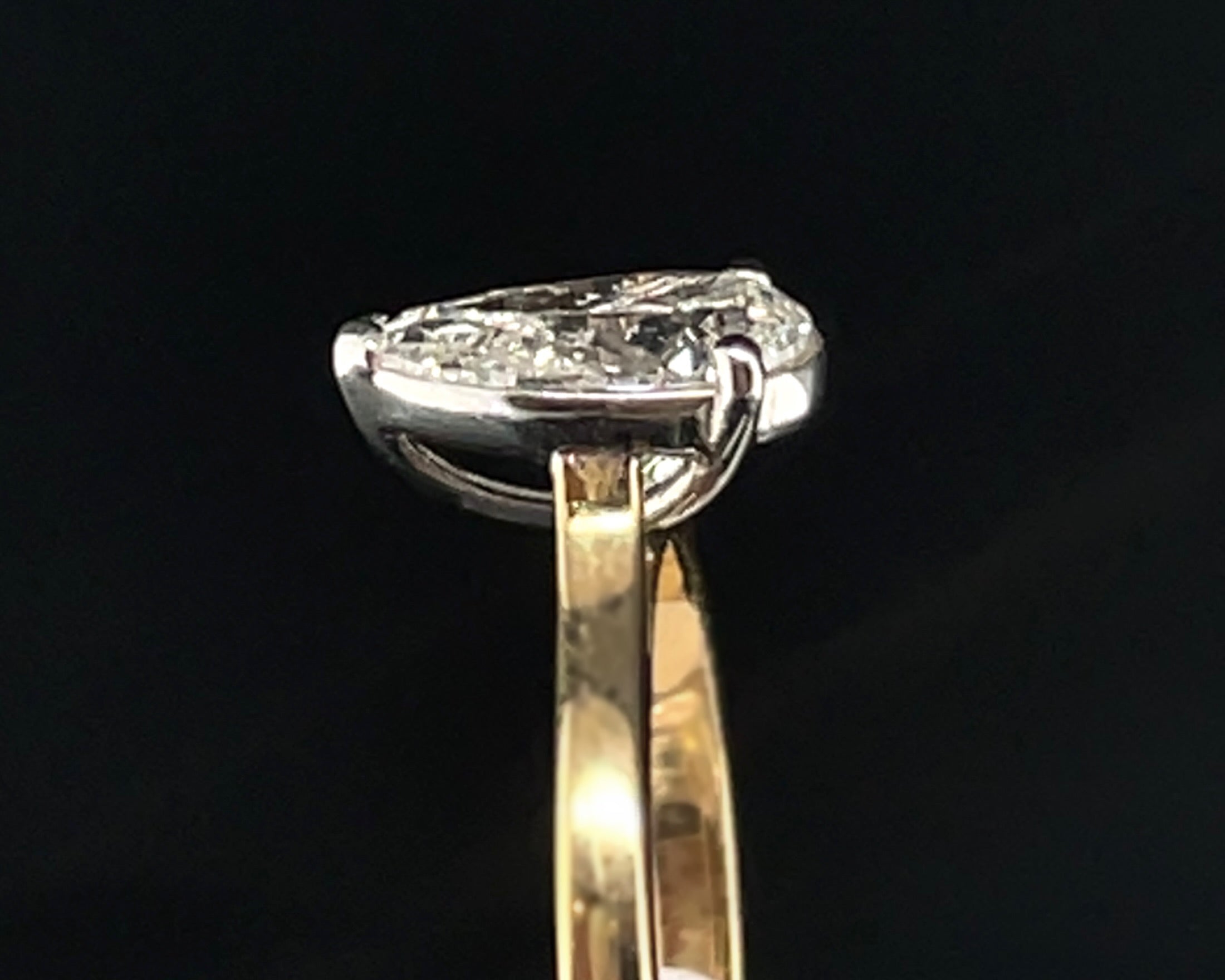 1ct Pear Cut Diamond Engagement Ring in 18ct Yellow Gold