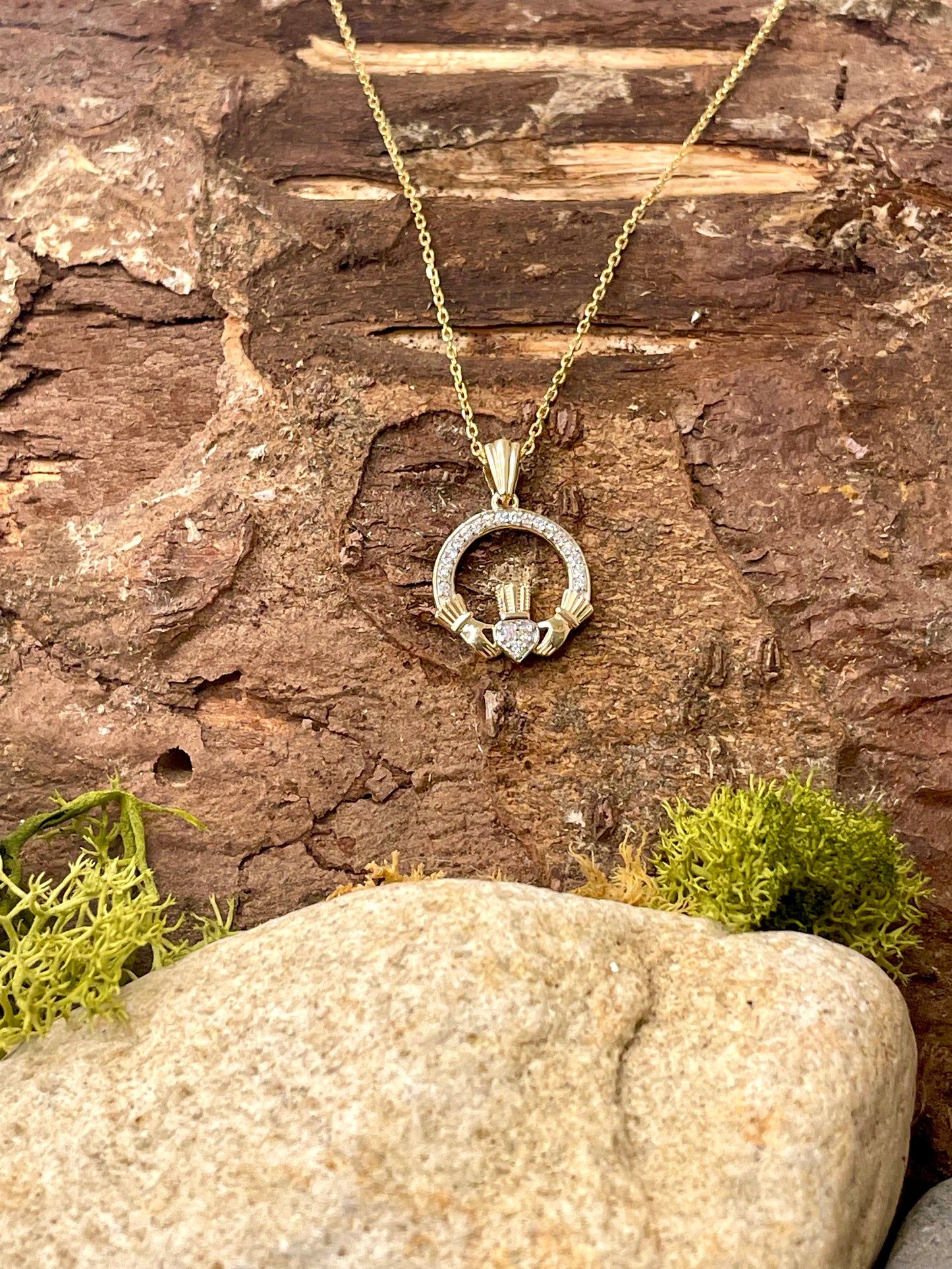 9ct Yellow Gold Diamond Set Claddagh Pendant