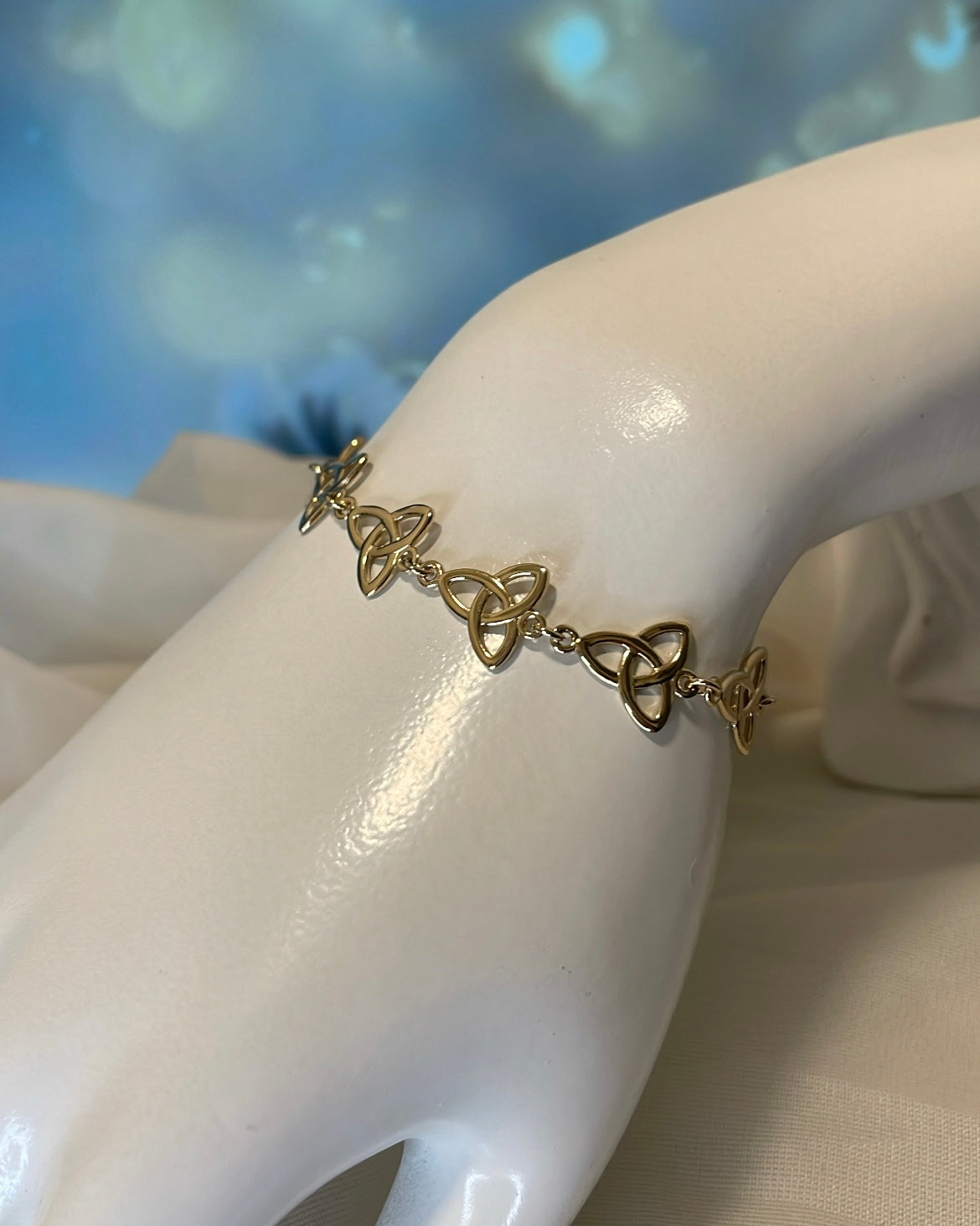 18ct Yellow Gold Plated Trinity Knot Chain Bracelet