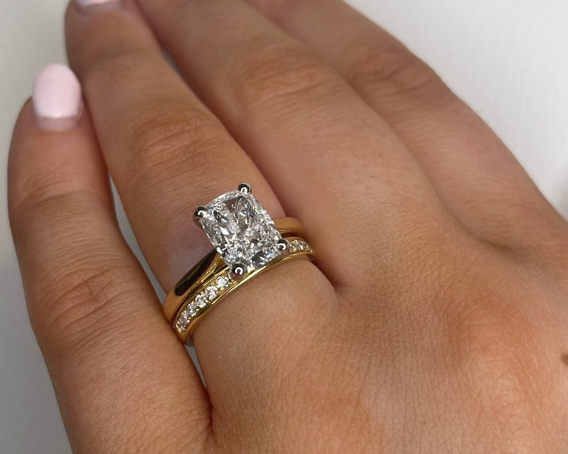 18ct Yellow Gold Classic Channel-Set Diamond Wedding Band