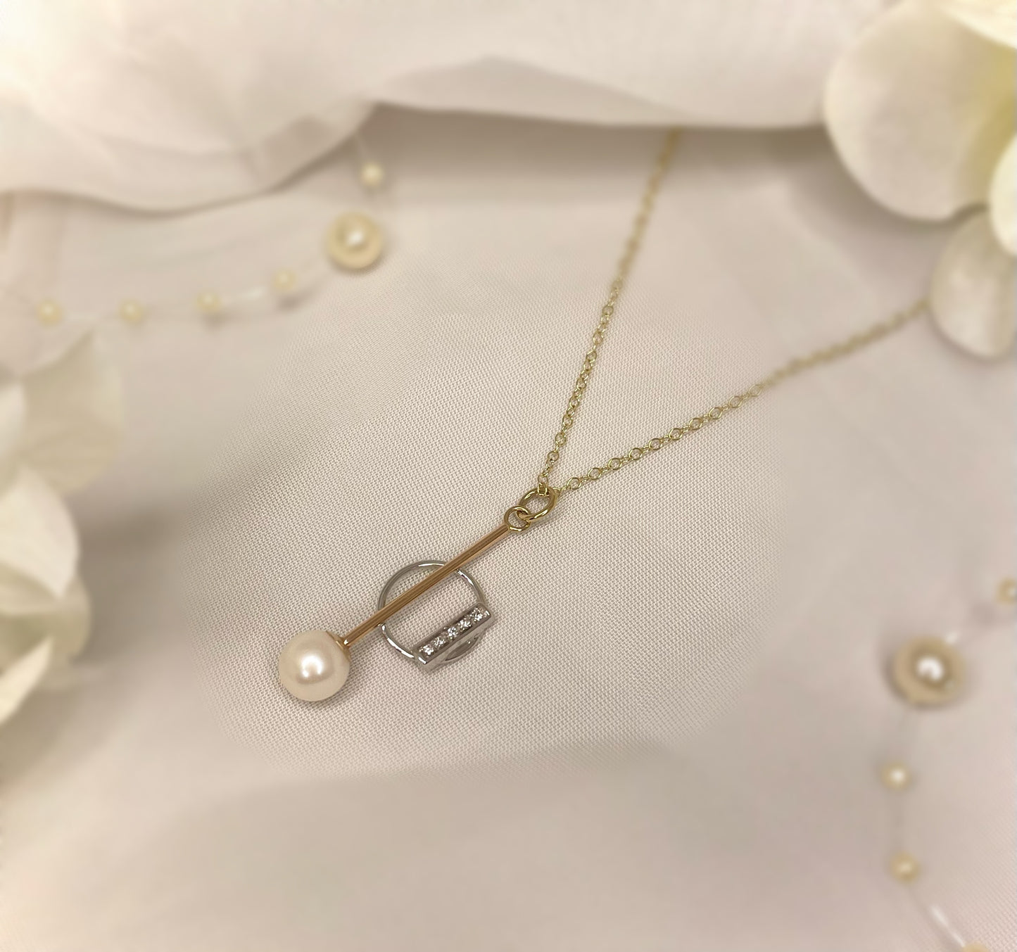 Three Toned Gold Diamond Circle Pendant with Dropped Pearl