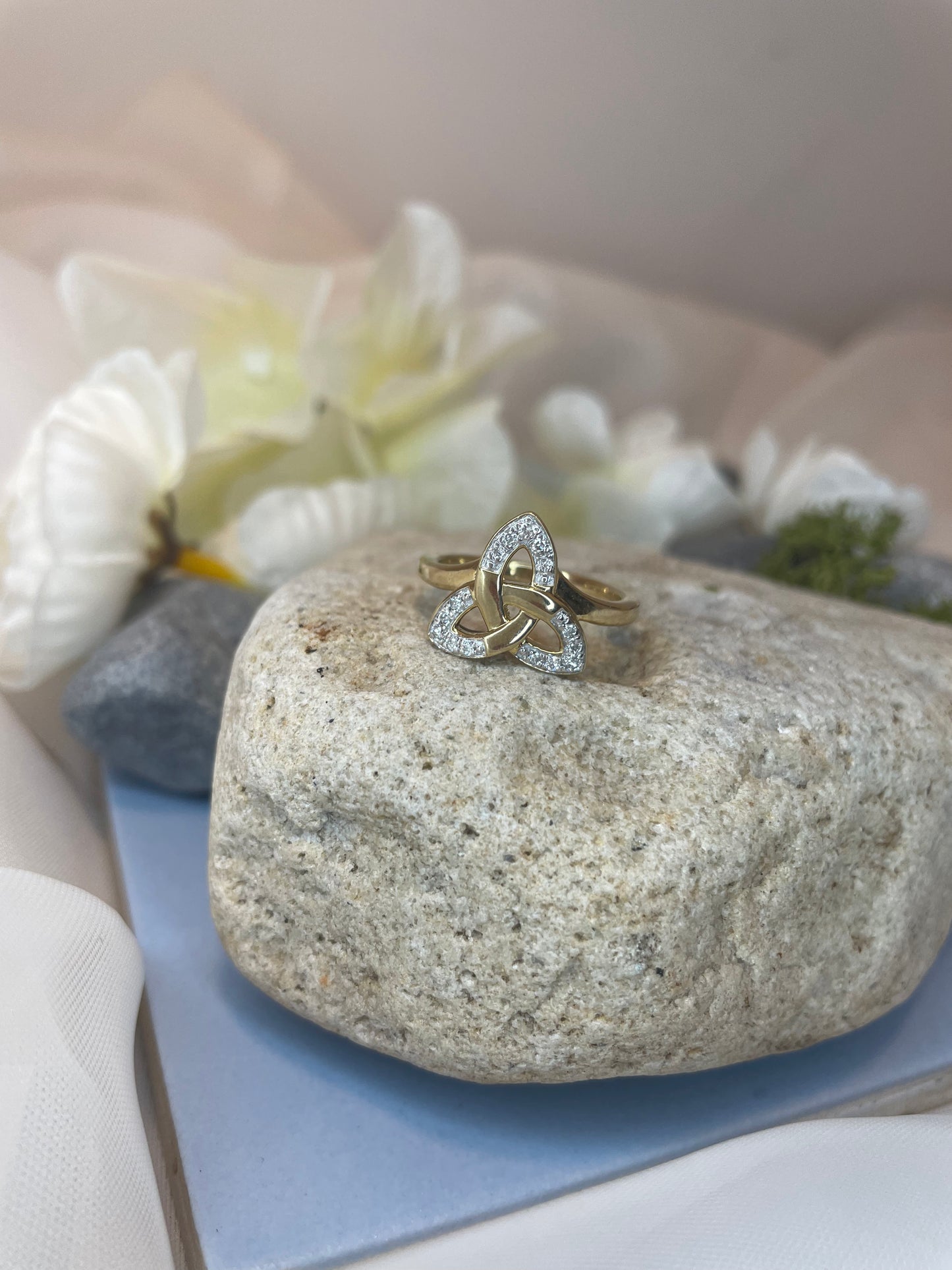 9ct Large Trinity Knot pave diamond ring