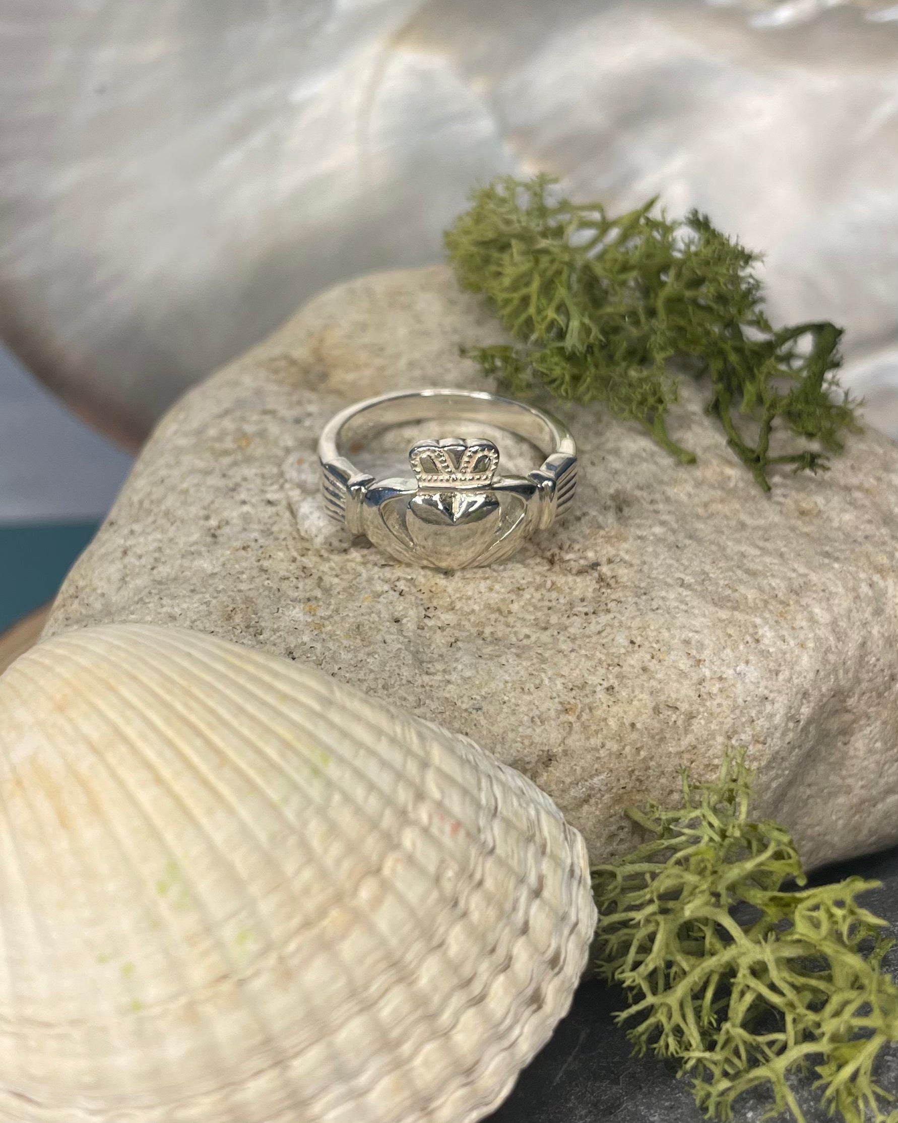 Heavy Sterling Silver Ladies Claddagh Ring
