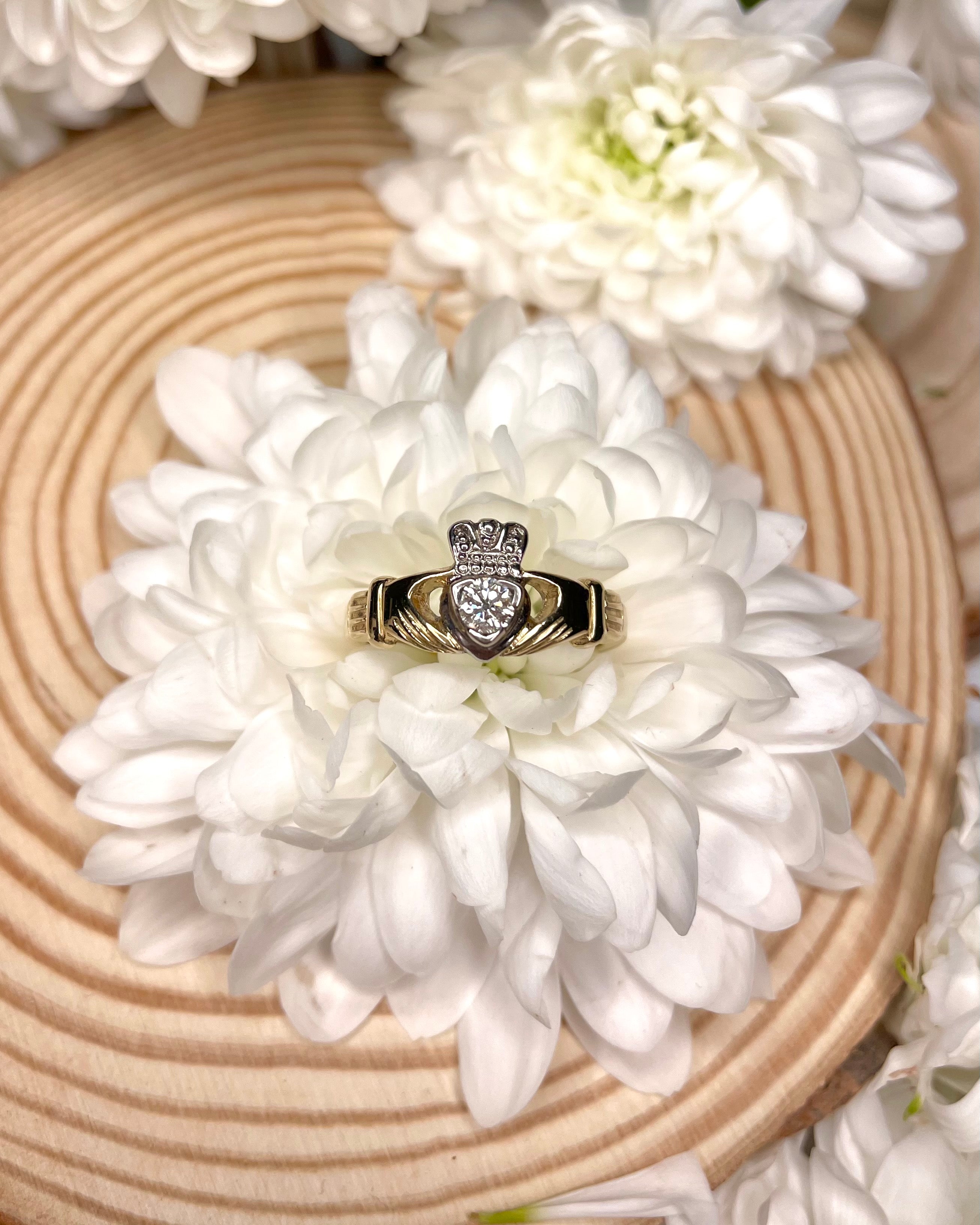 Claddagh Ring With Diamond Centre