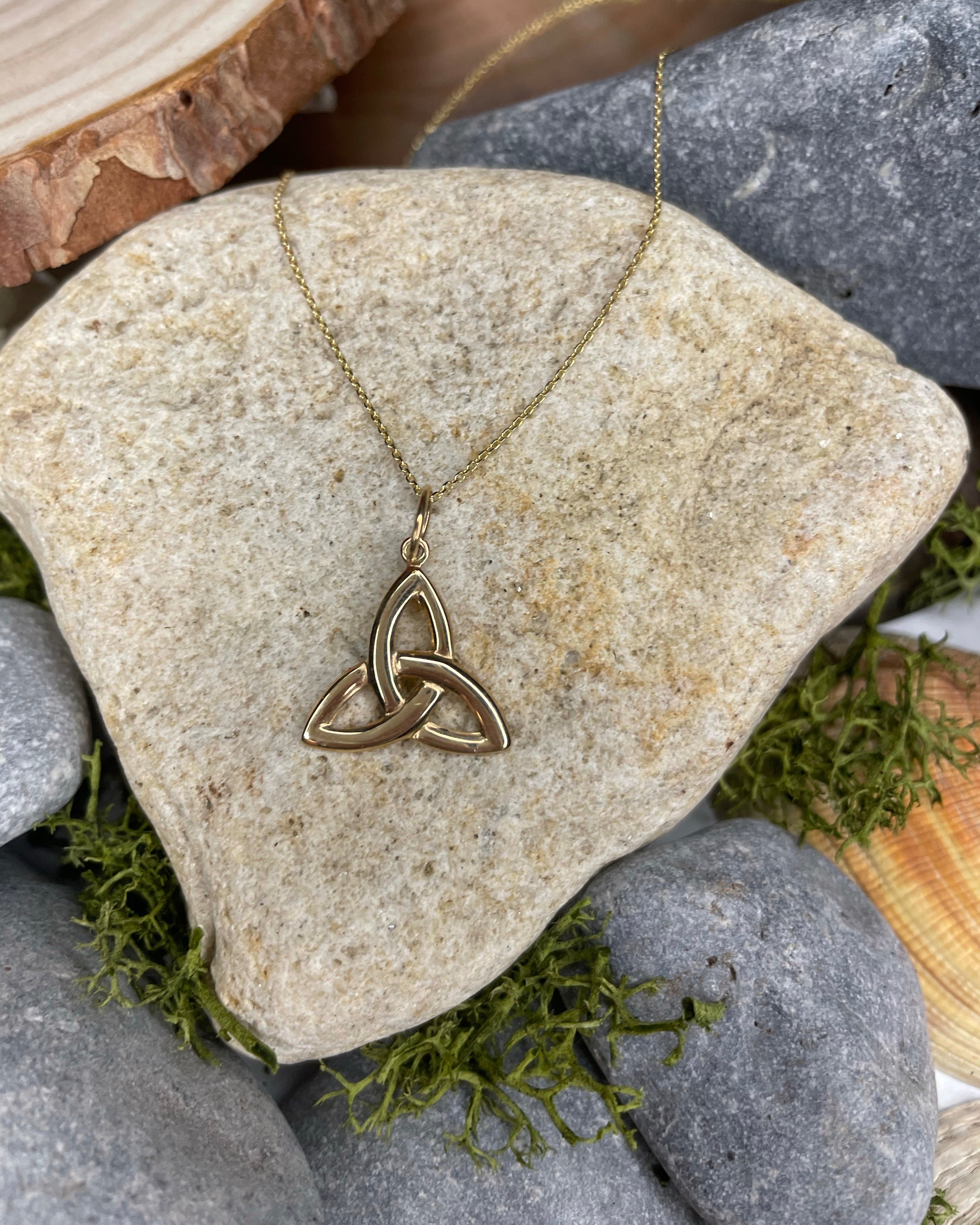 9ct Yellow Gold Trinity Knot Pendant