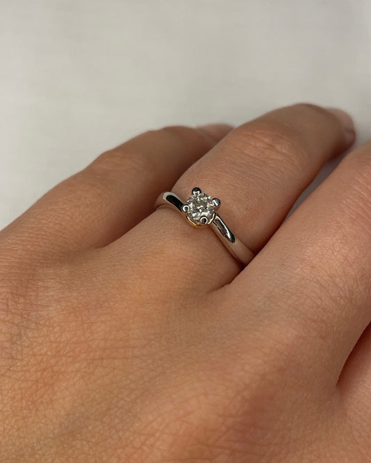 18ct Solitaire Twist with yellow gold feature Engagement Ring
