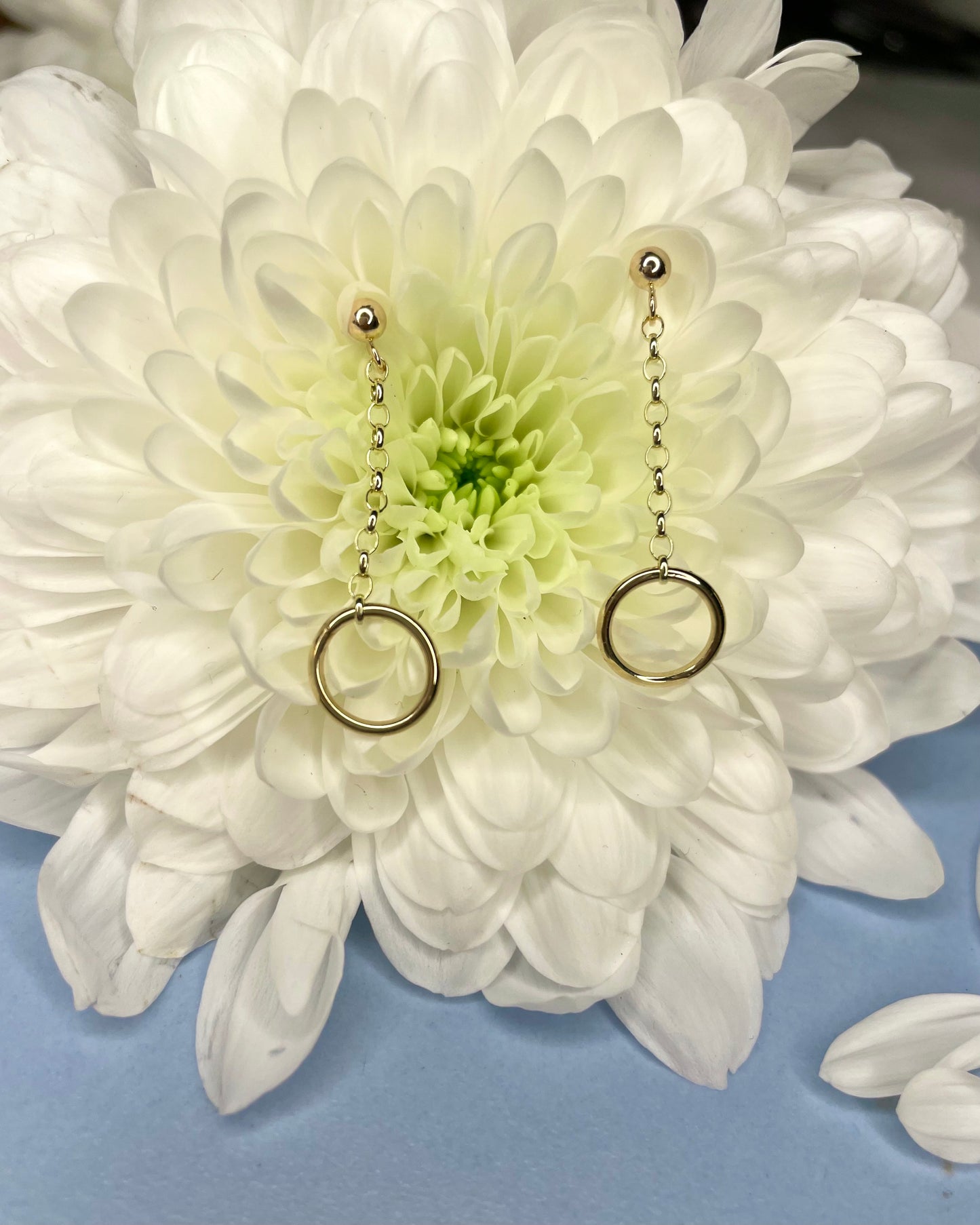 9ct Gold Stud with Circle Chain Drop