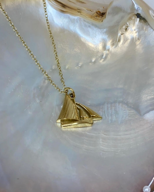 Galway Hooker 9ct Yellow Gold Pendant