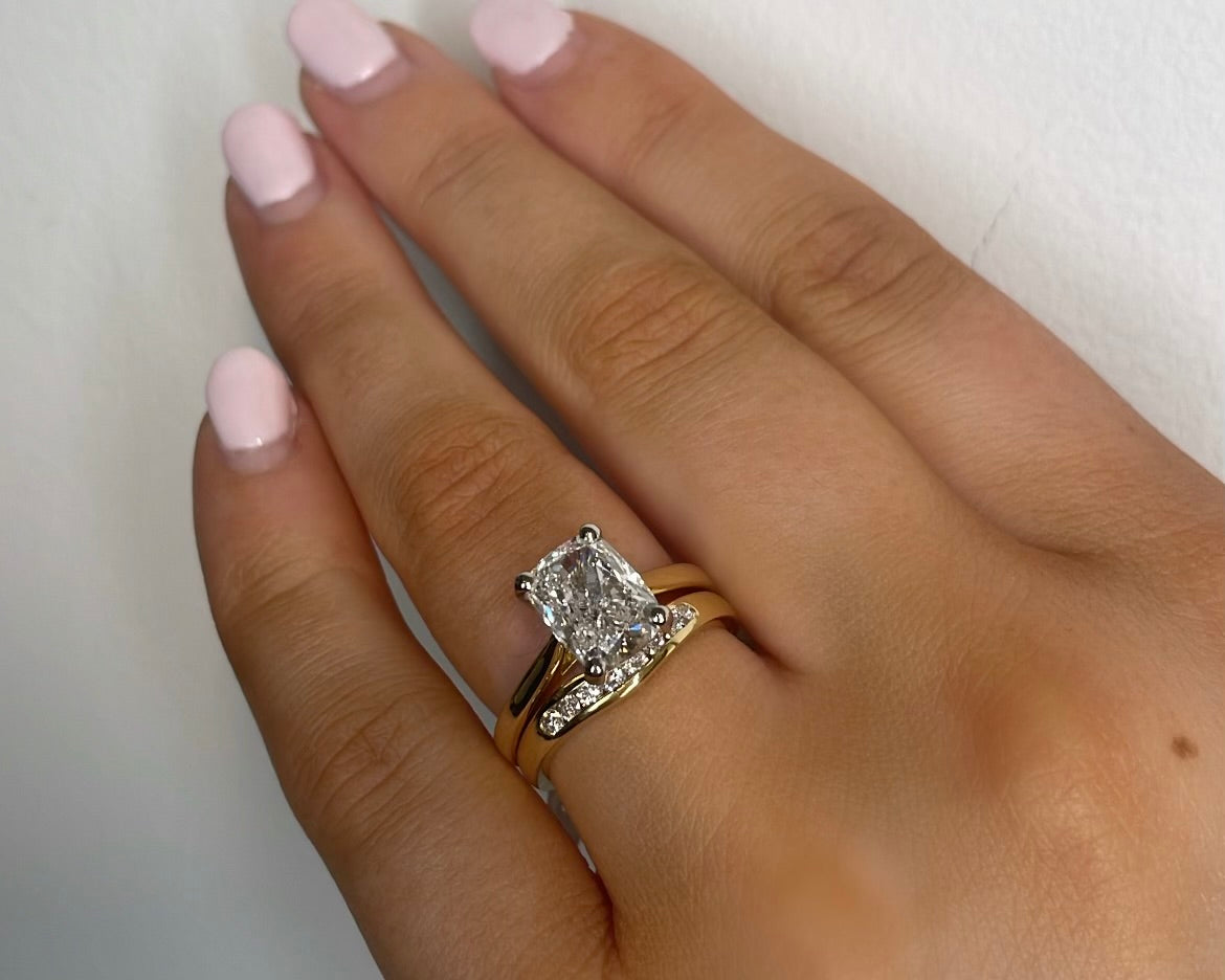 18ct Yellow Gold Diamond Shaped Wedding Band