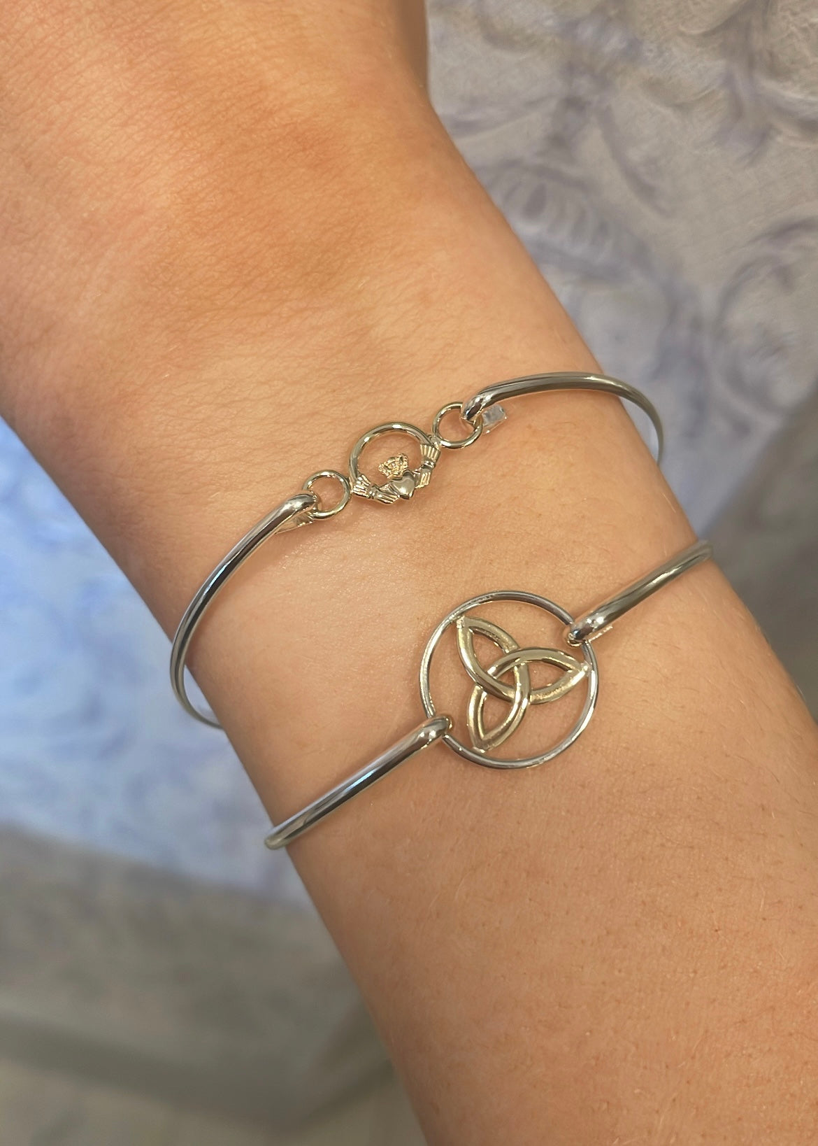 9ct Gold Trinity Knot & Sterling Silver Circle Bangle