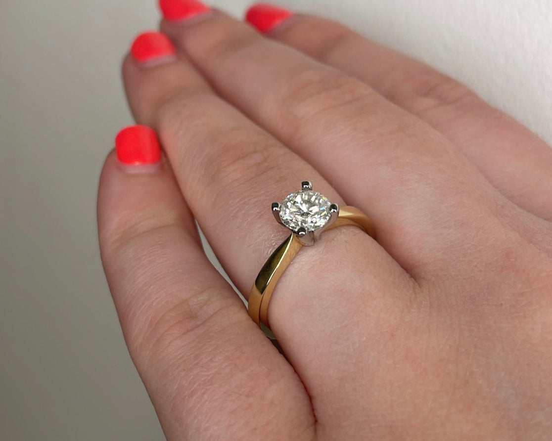 0.90ct Round Brilliant Solitaire Ring in 18ct Yellow Gold with Platinum Setting