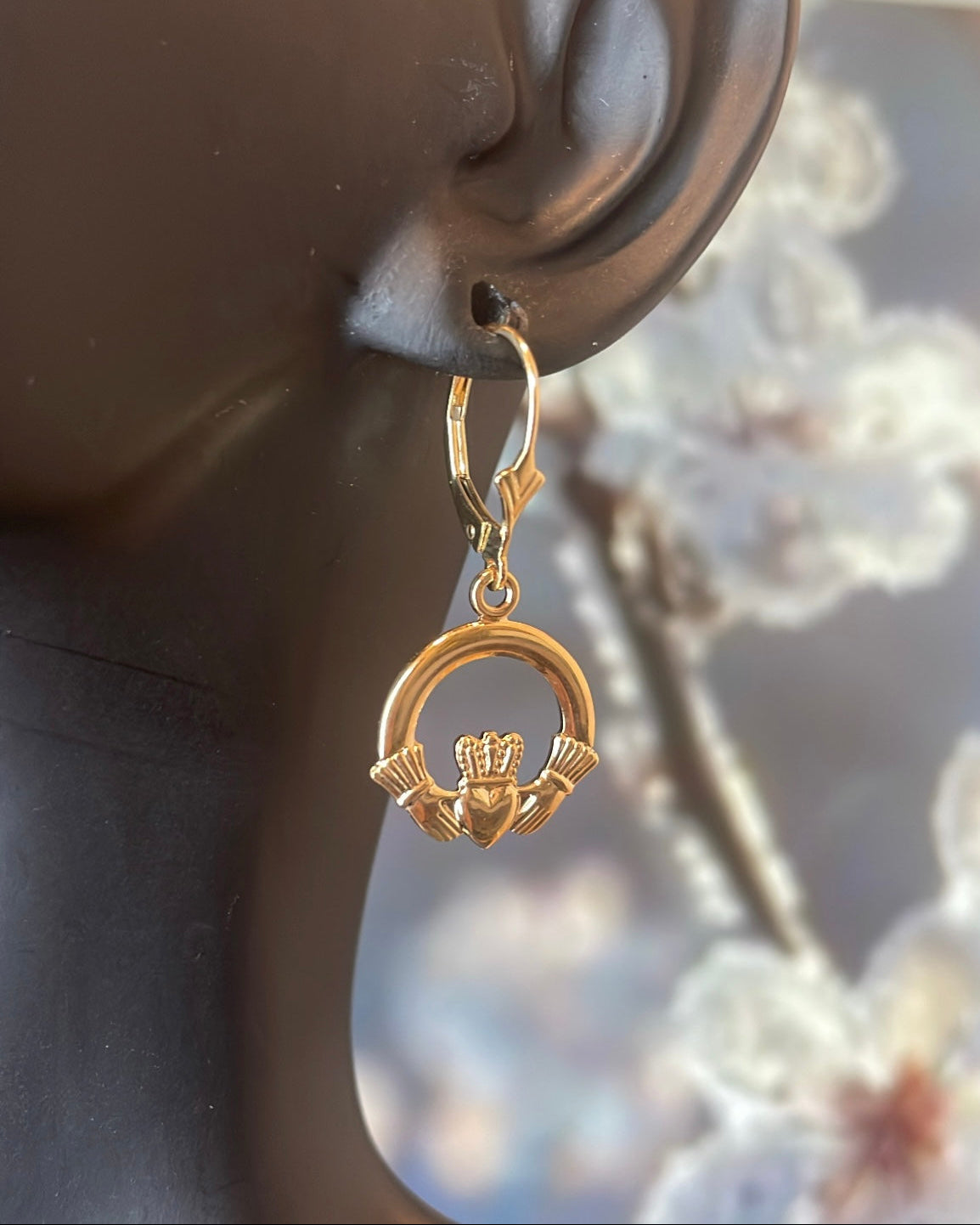 9ct Yellow Gold Large Claddagh Leverback Earrings