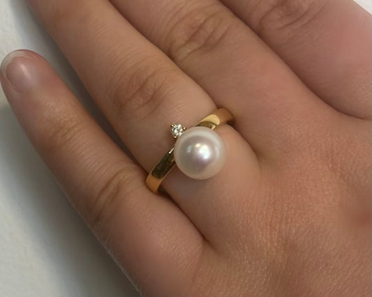 18ct Pearl and Diamond Ring
