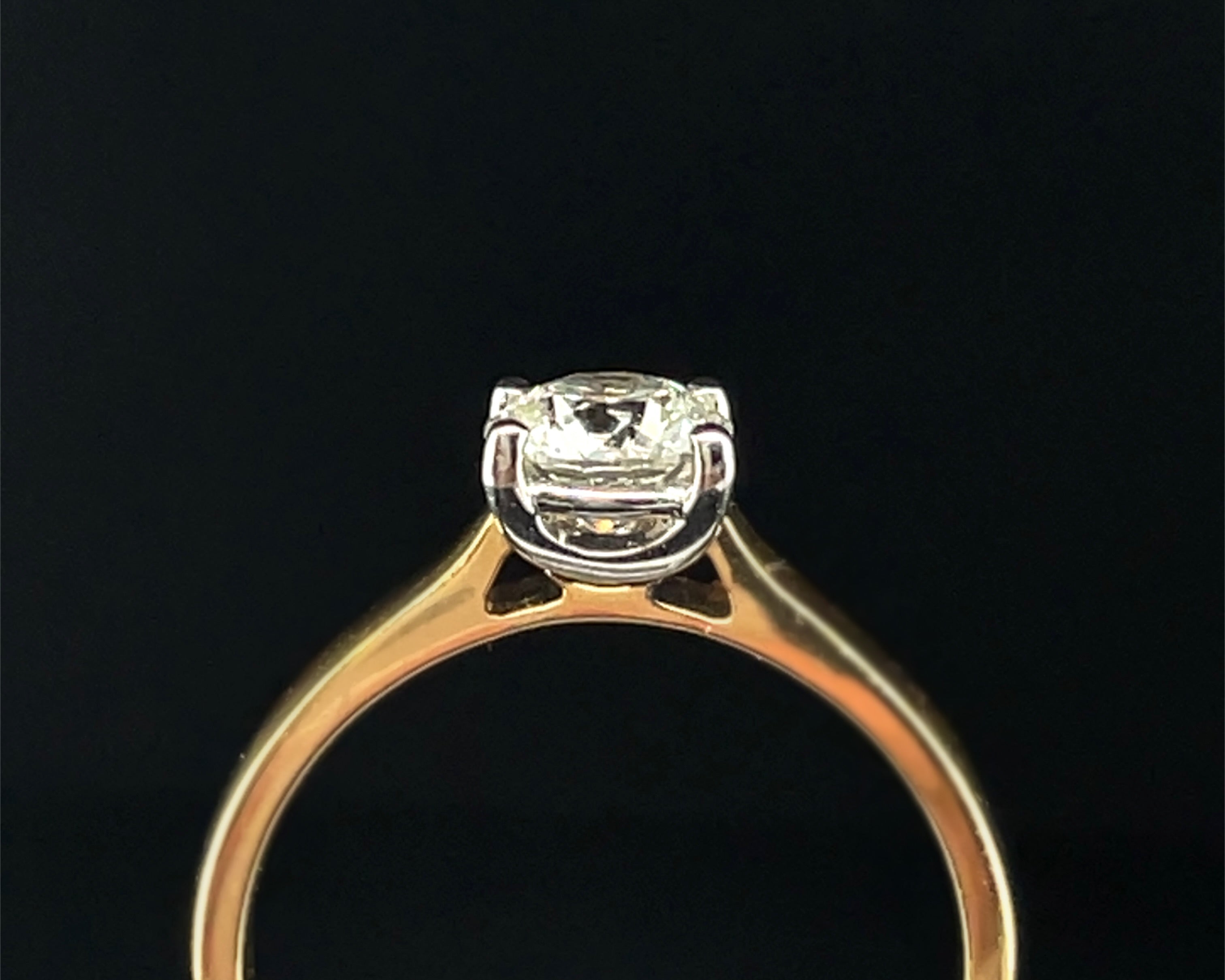 0.70ct Round Brilliant Solitaire Ring in 18ct Yellow Gold with Platinum Setting