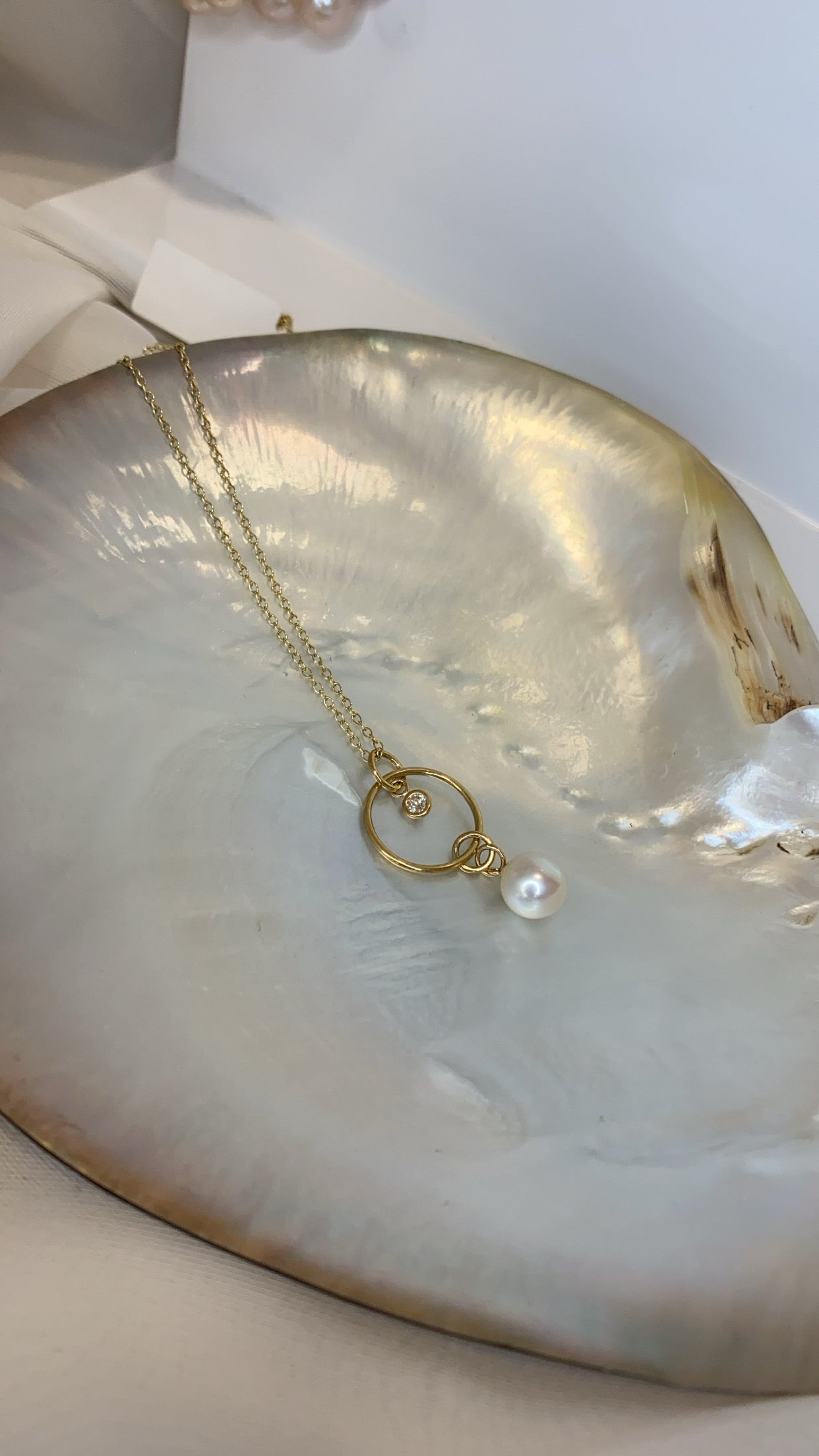 9ct Yellow Gold Circle Pearl & Hanging Diamond Pendant