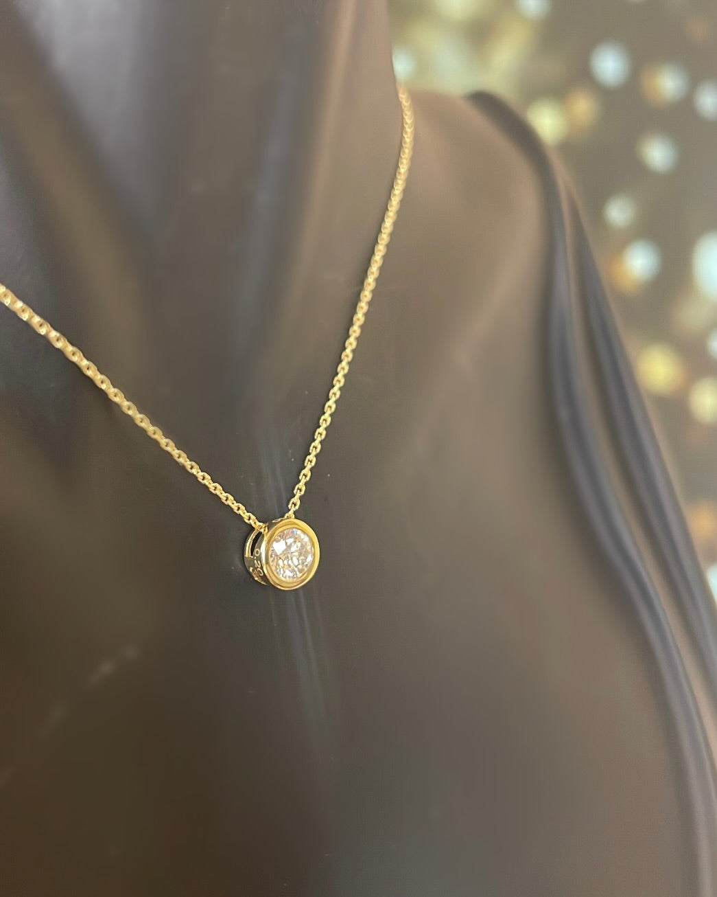 0.31cts Rub-Over Diamond Solitaire Yellow Gold Pendant