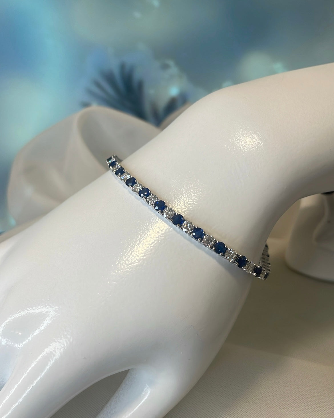 18ct White Gold Diamond and Sapphire Bracelet