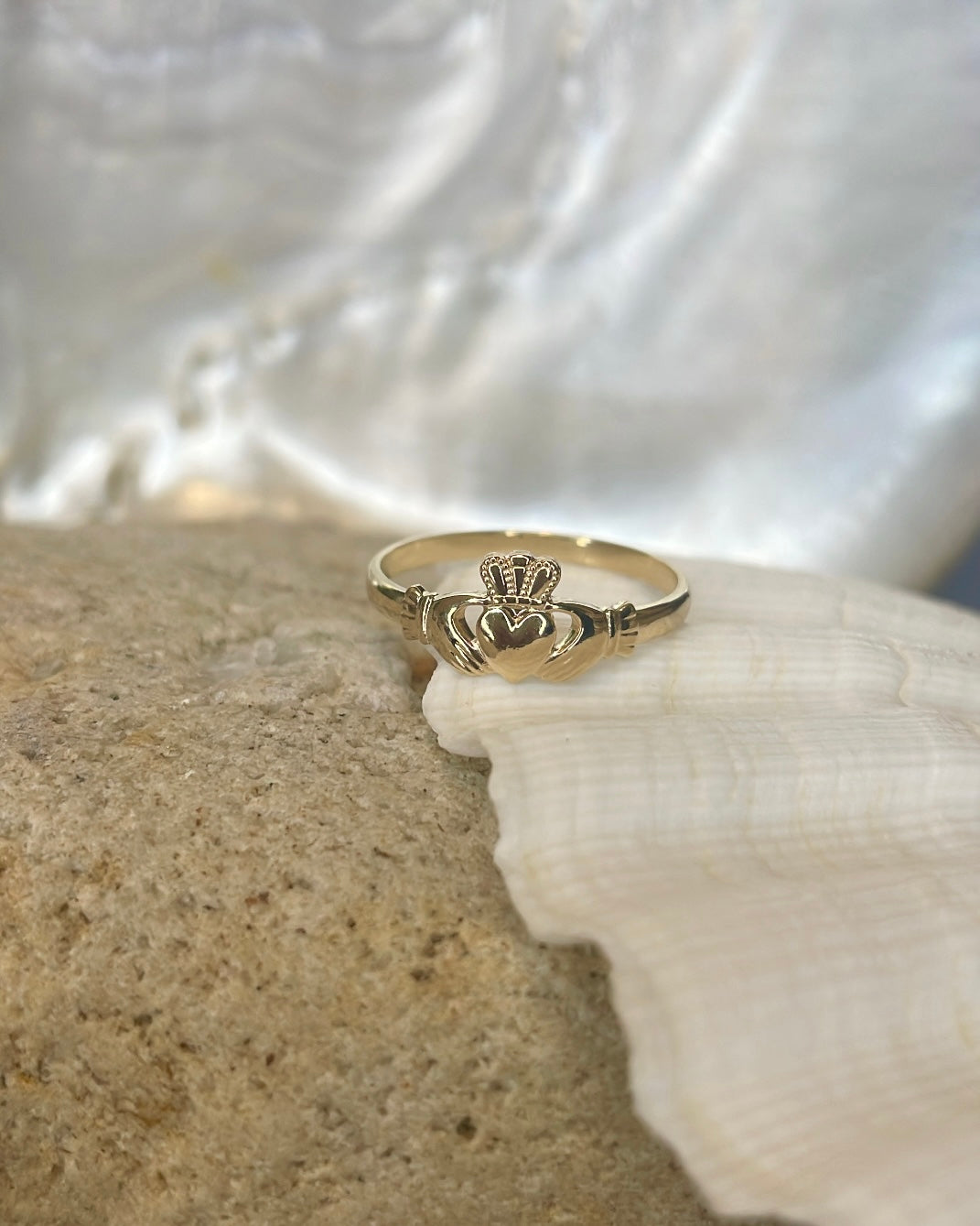 9ct Yellow Gold Pinky Claddagh Ring