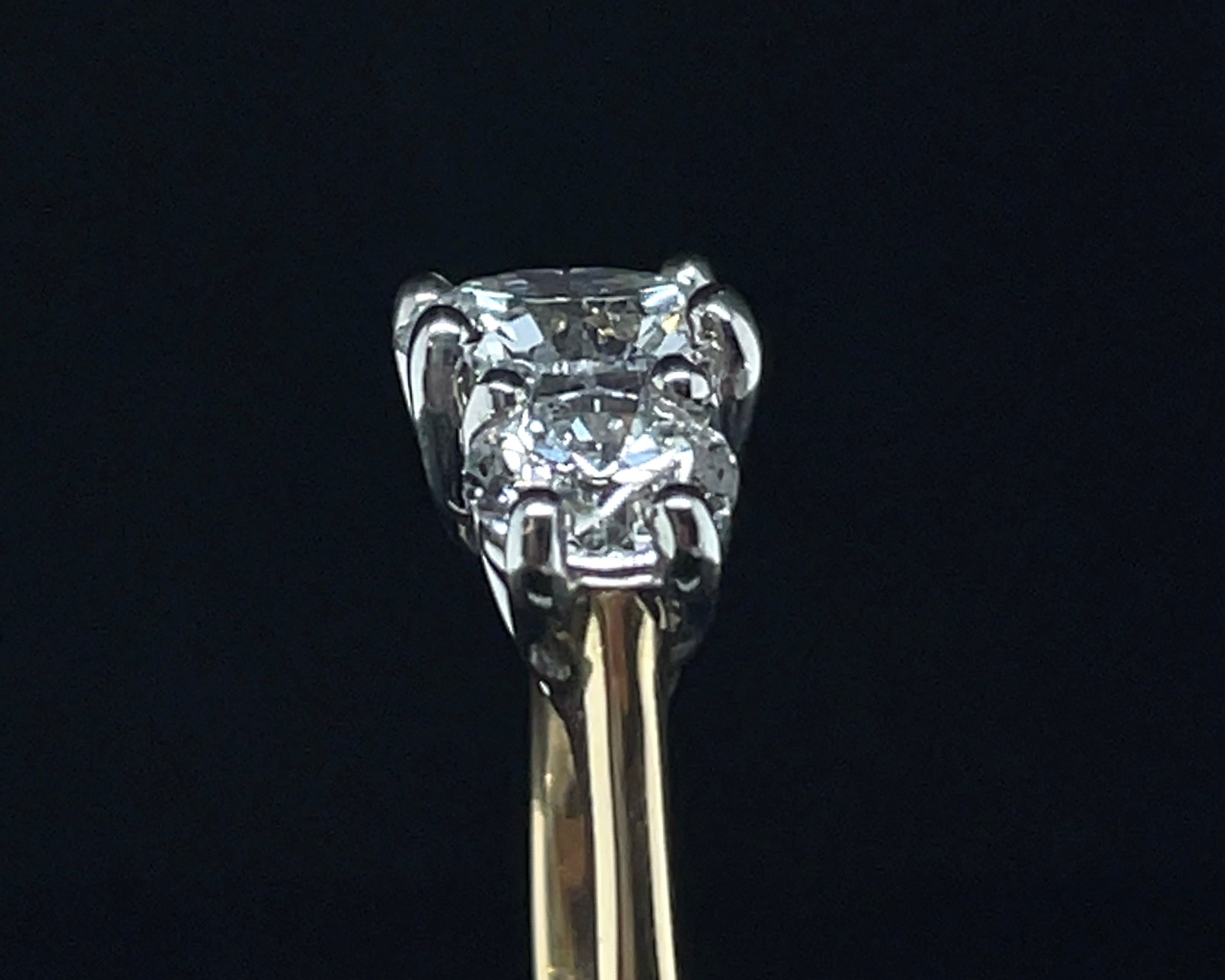 3.5ct Round Brilliant Trilogy Ring with 2ct Centre in 18ct Yellow Gold
