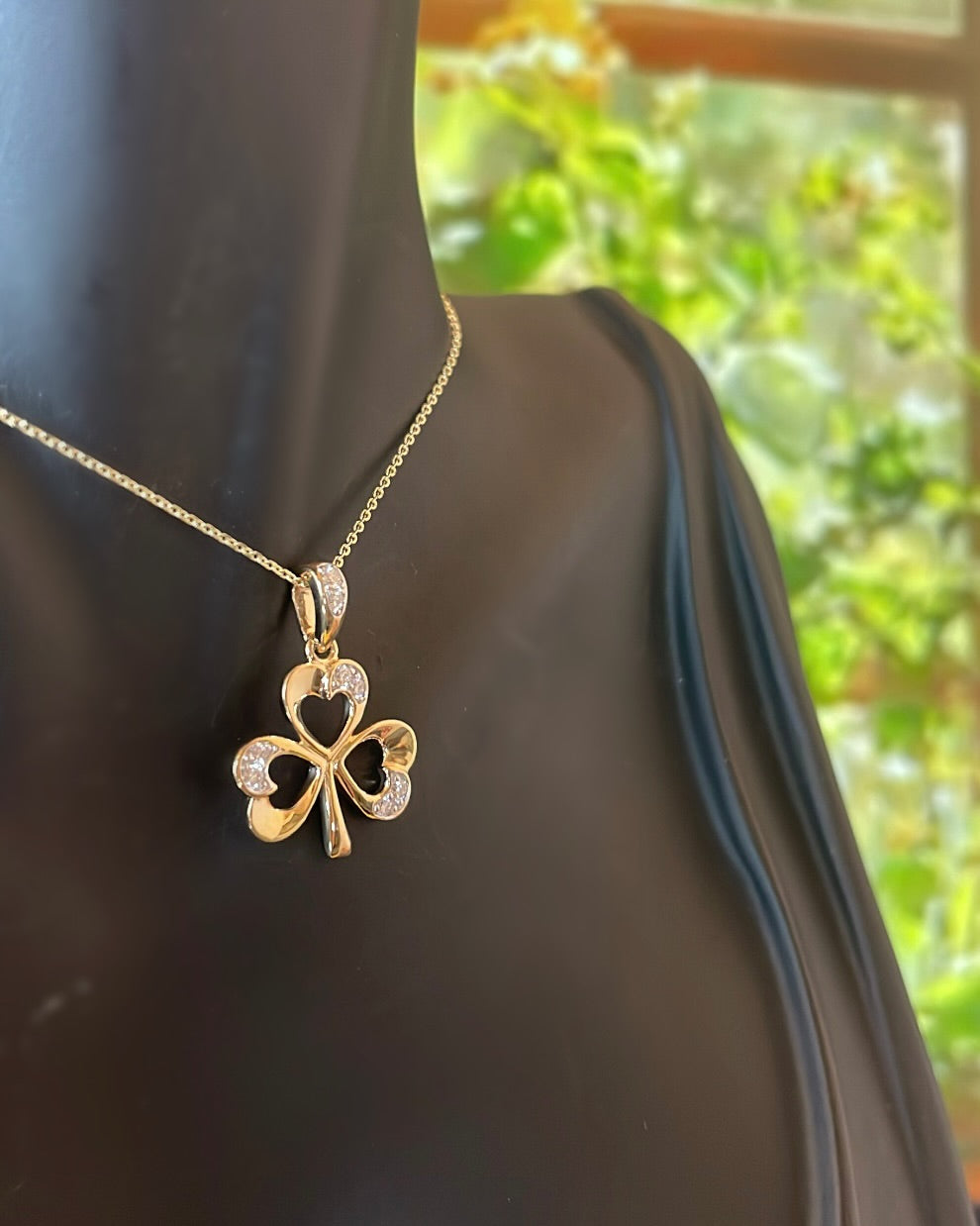 9ct Yellow Gold & Diamond Shamrock Pendant
