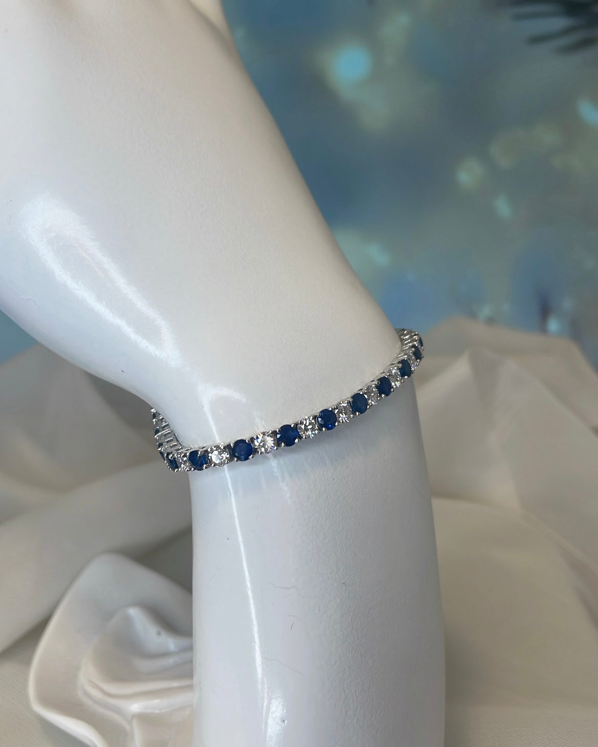 18ct White Gold Diamond and Sapphire Bracelet