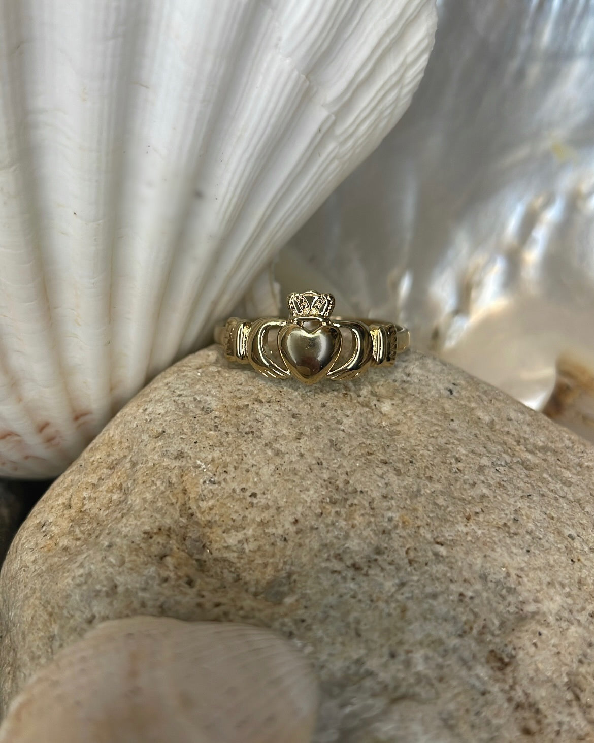 18ct Yellow Gold Plated Medium Claddagh Ring