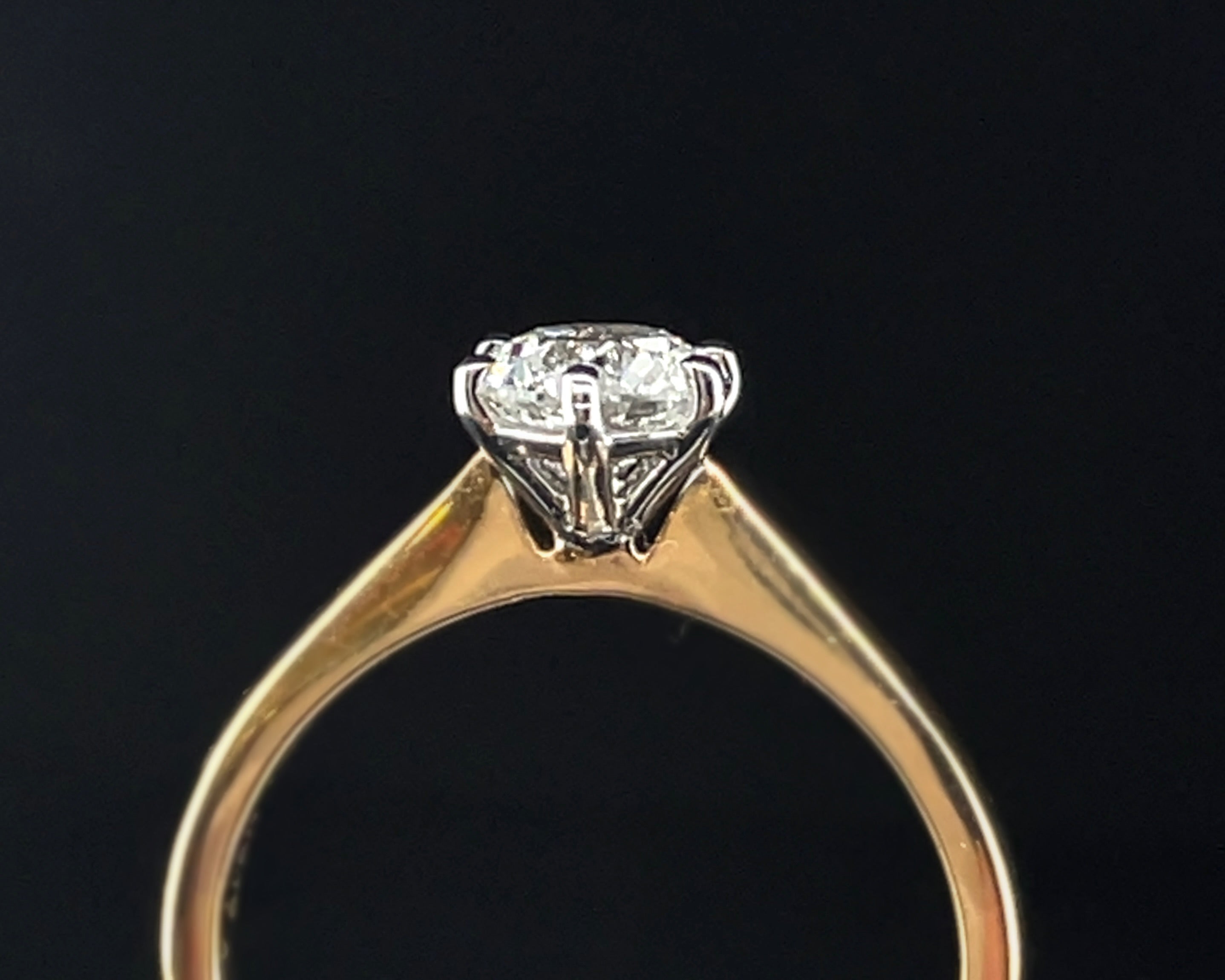 0.70ct Round Brilliant Solitaire Ring in 18ct Yellow Gold with Platinum Setting