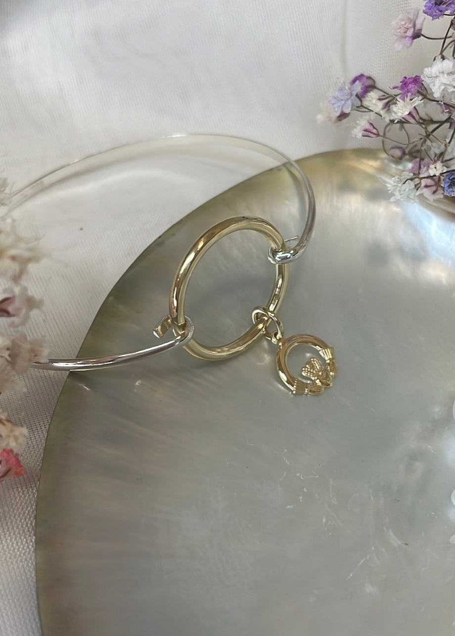 9ct Yellow Gold & Sterling Silver Circle Bangle with Claddagh Charm