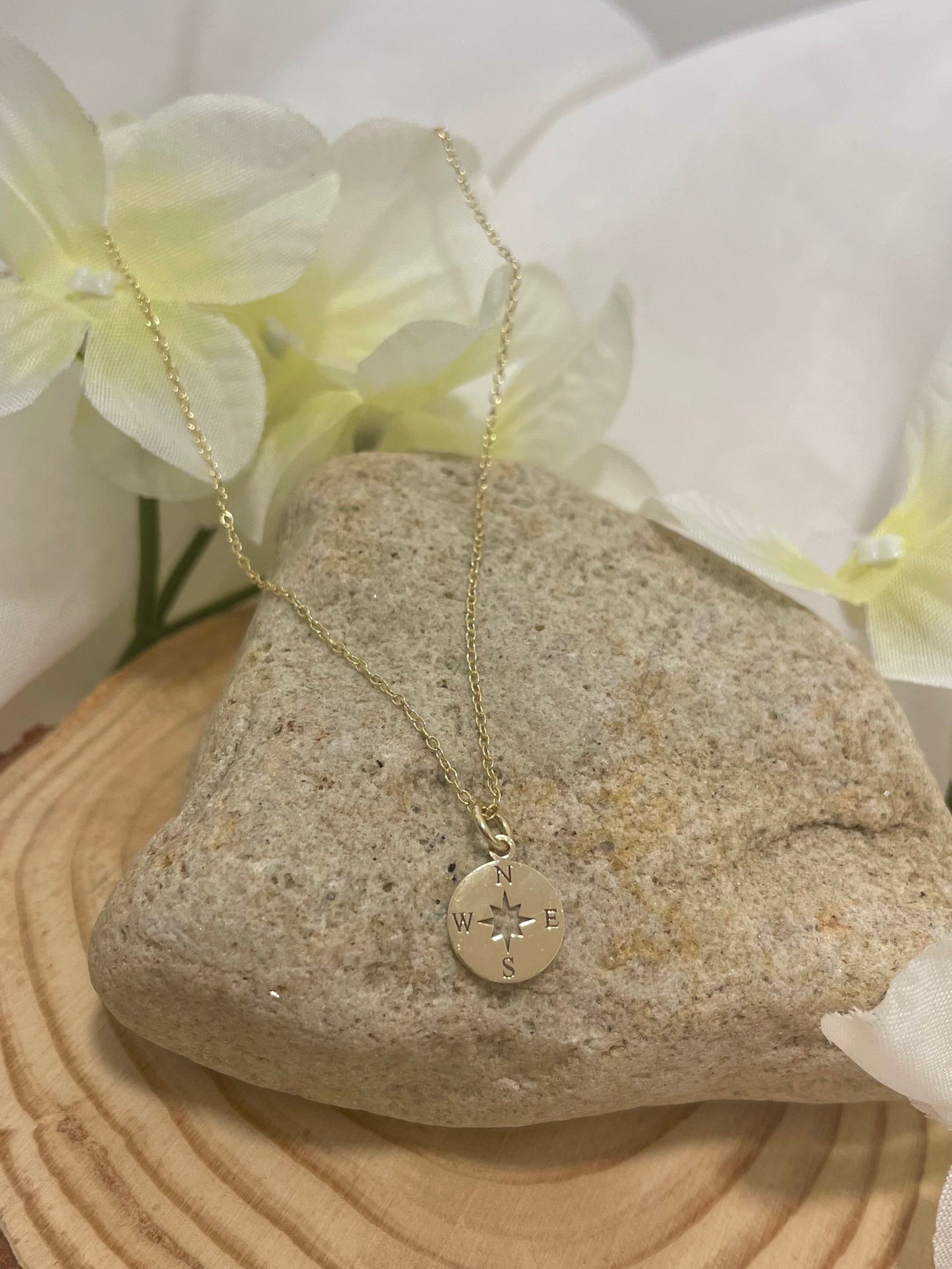 9ct Mini Compass Pendant