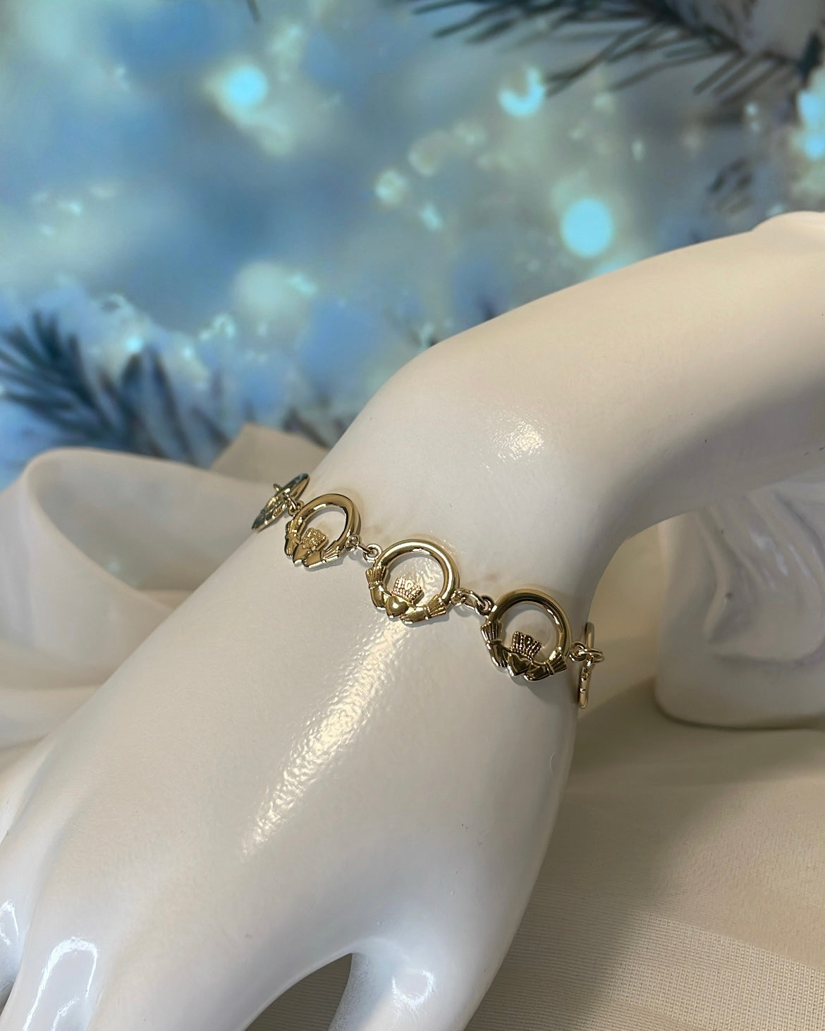 18ct Yellow Gold Plated Claddagh Chain Bracelet
