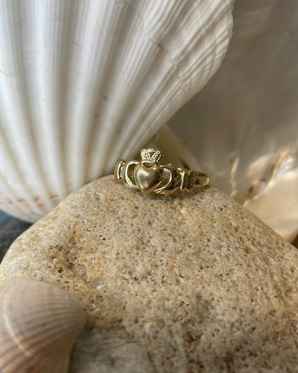 18ct Yellow Gold Plated Medium Claddagh Ring