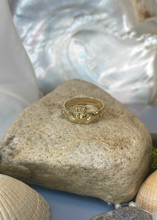 9ct Yellow Gold Claddagh Ring with Celtic Band