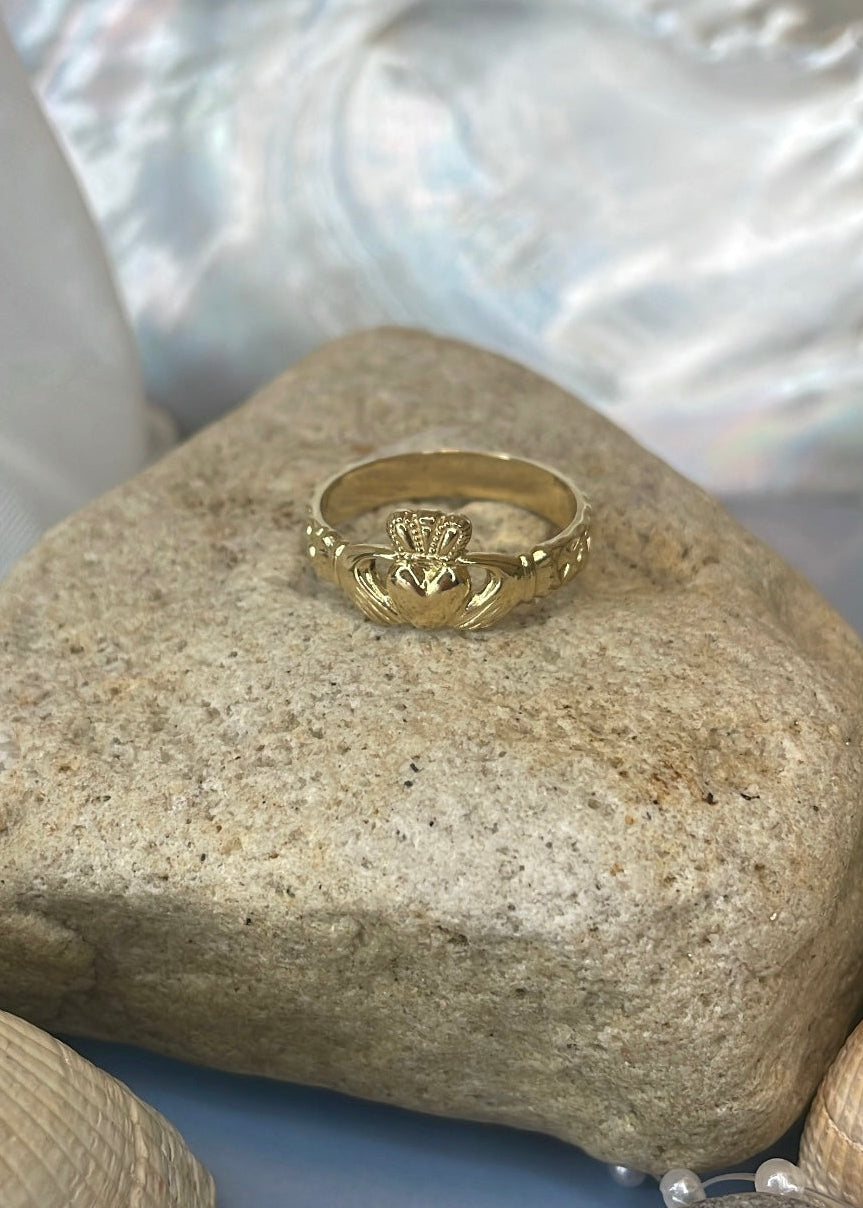 9ct Yellow Gold Claddagh Ring with Celtic Band