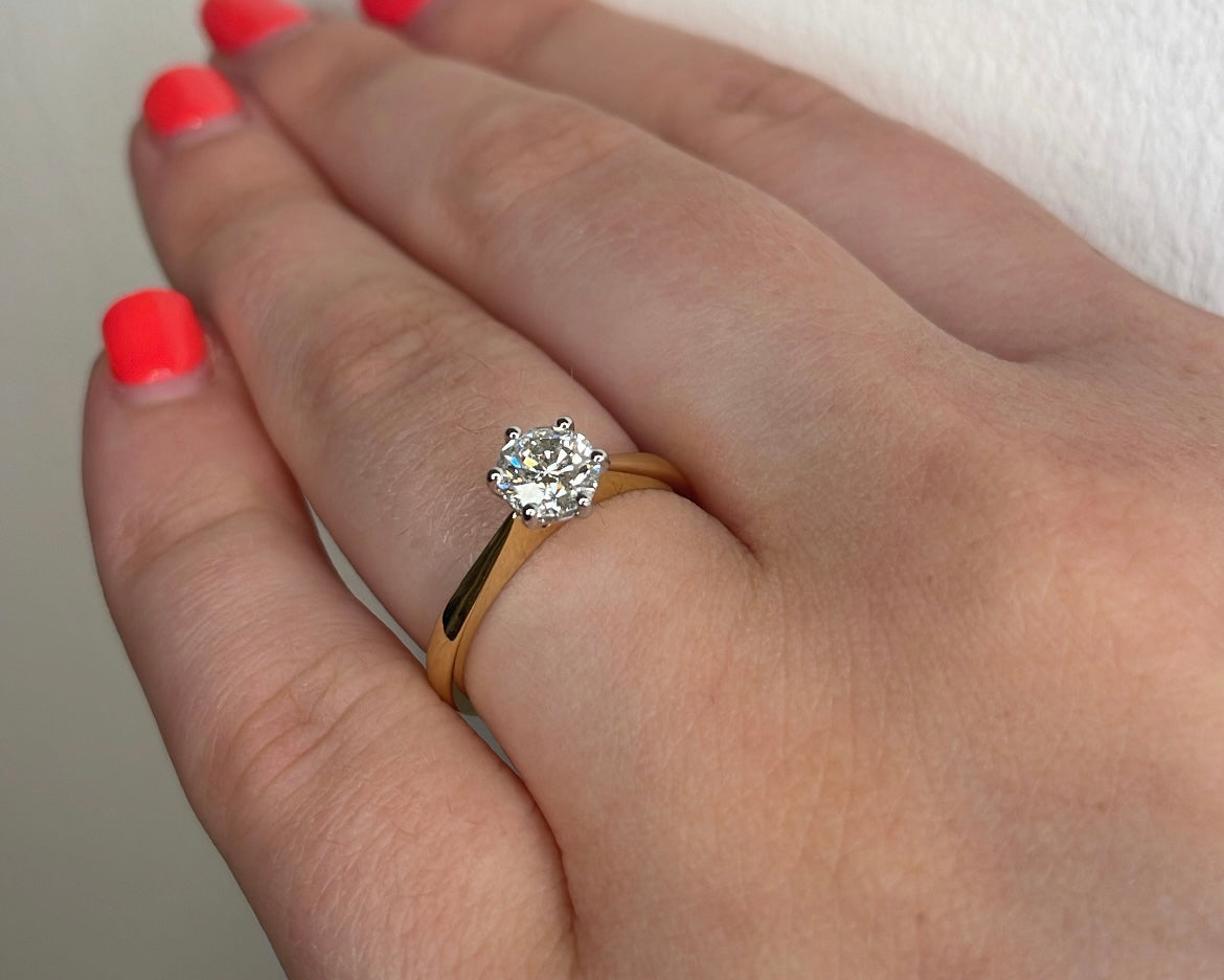 0.70ct Round Brilliant Solitaire Ring in 18ct Yellow Gold with Platinum Setting